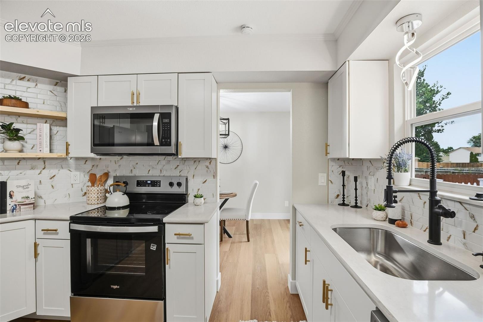 Listing photo 12 for 960 Crandall Drive
