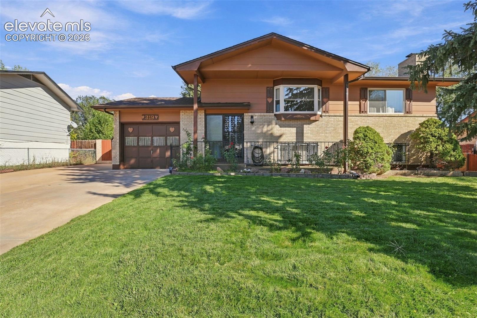 Listing photo 7 for 319 Fairfax Street