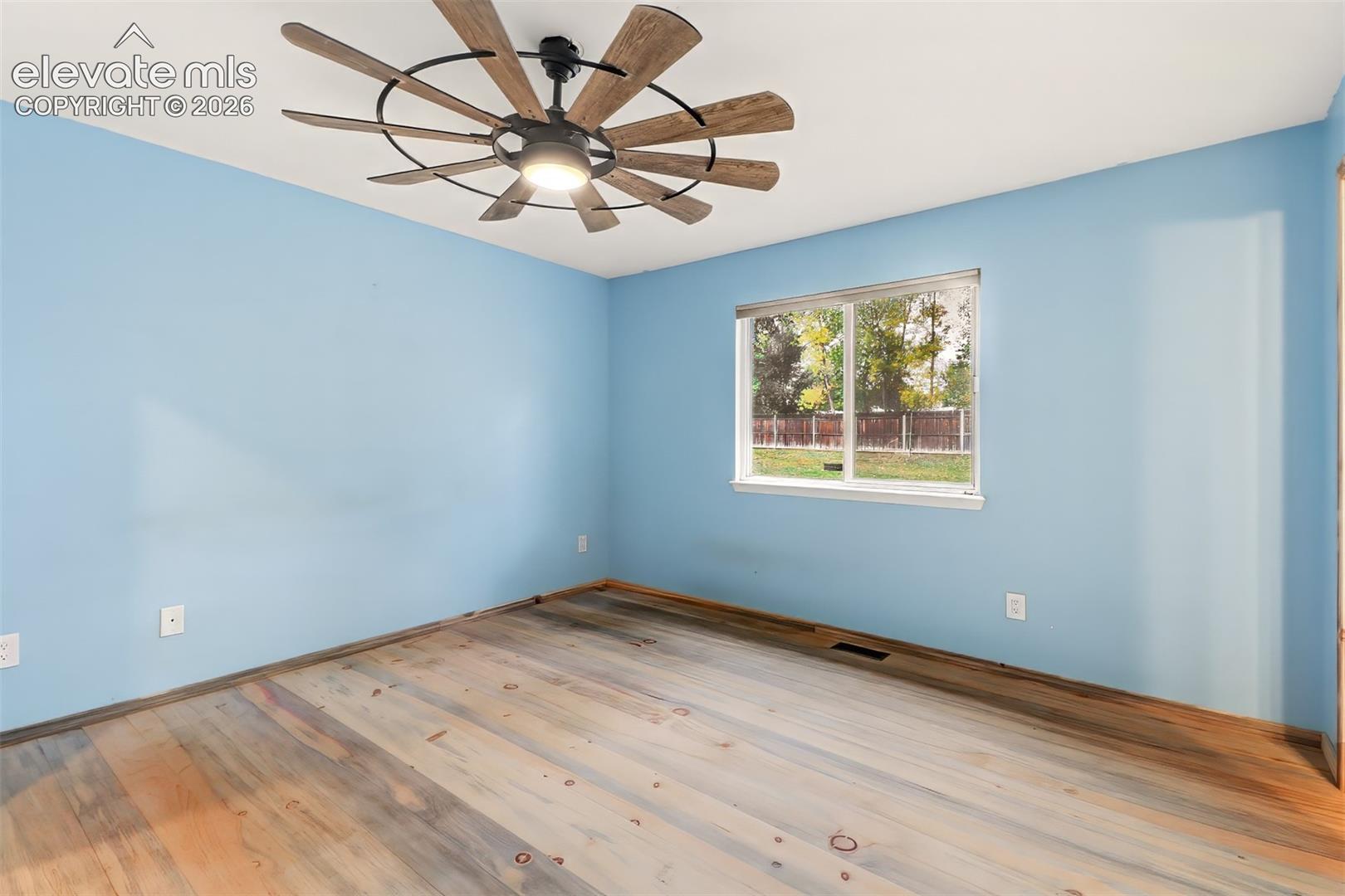 Listing photo 11 for 9650 Dutch Elm Drive