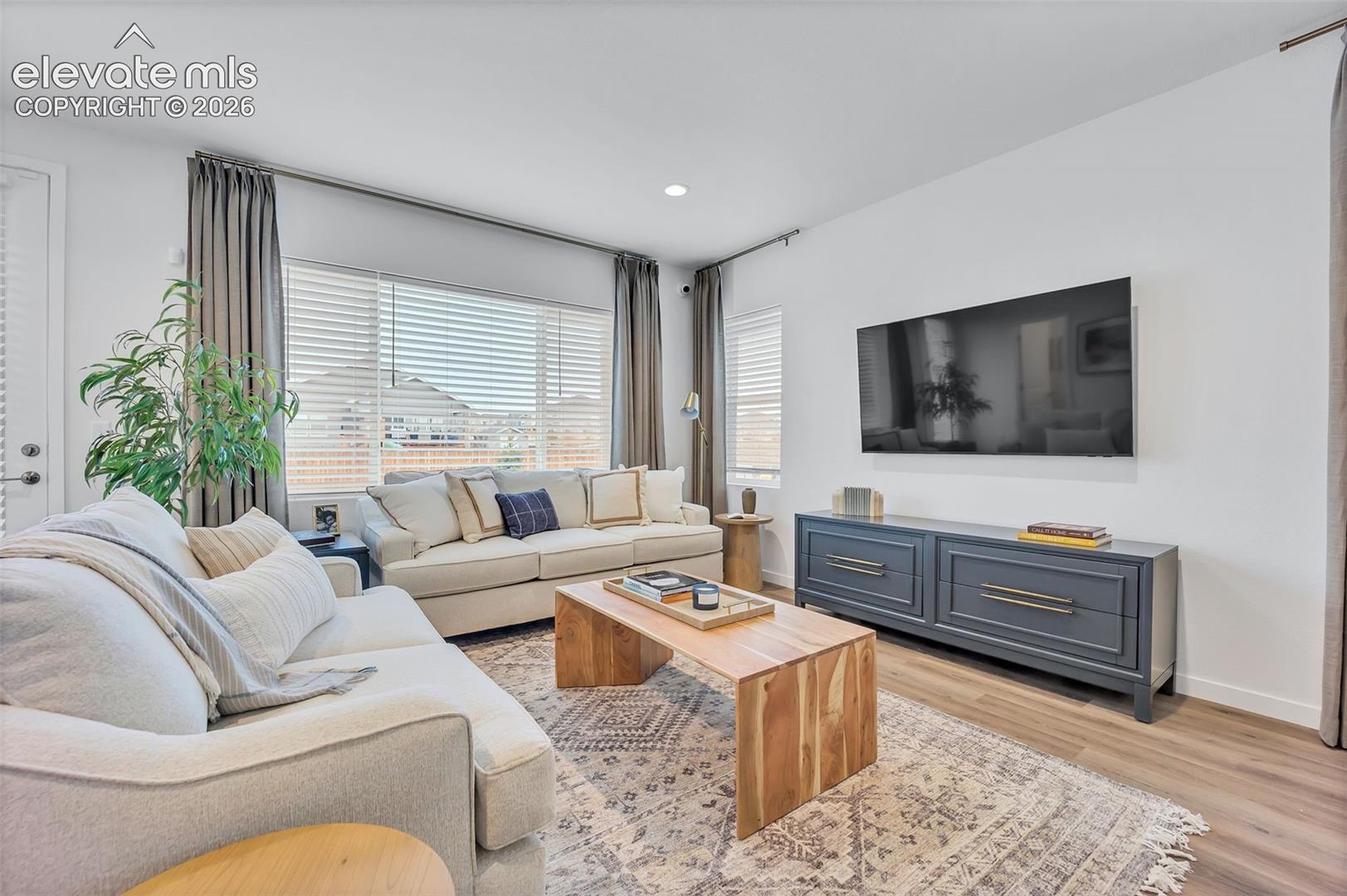 Listing photo 11 for 8180 Manor House Way