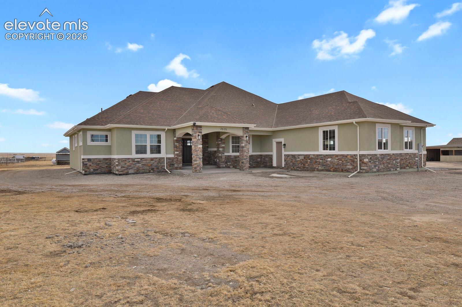 Listing photo 2 for 2015 N Ellicott Highway