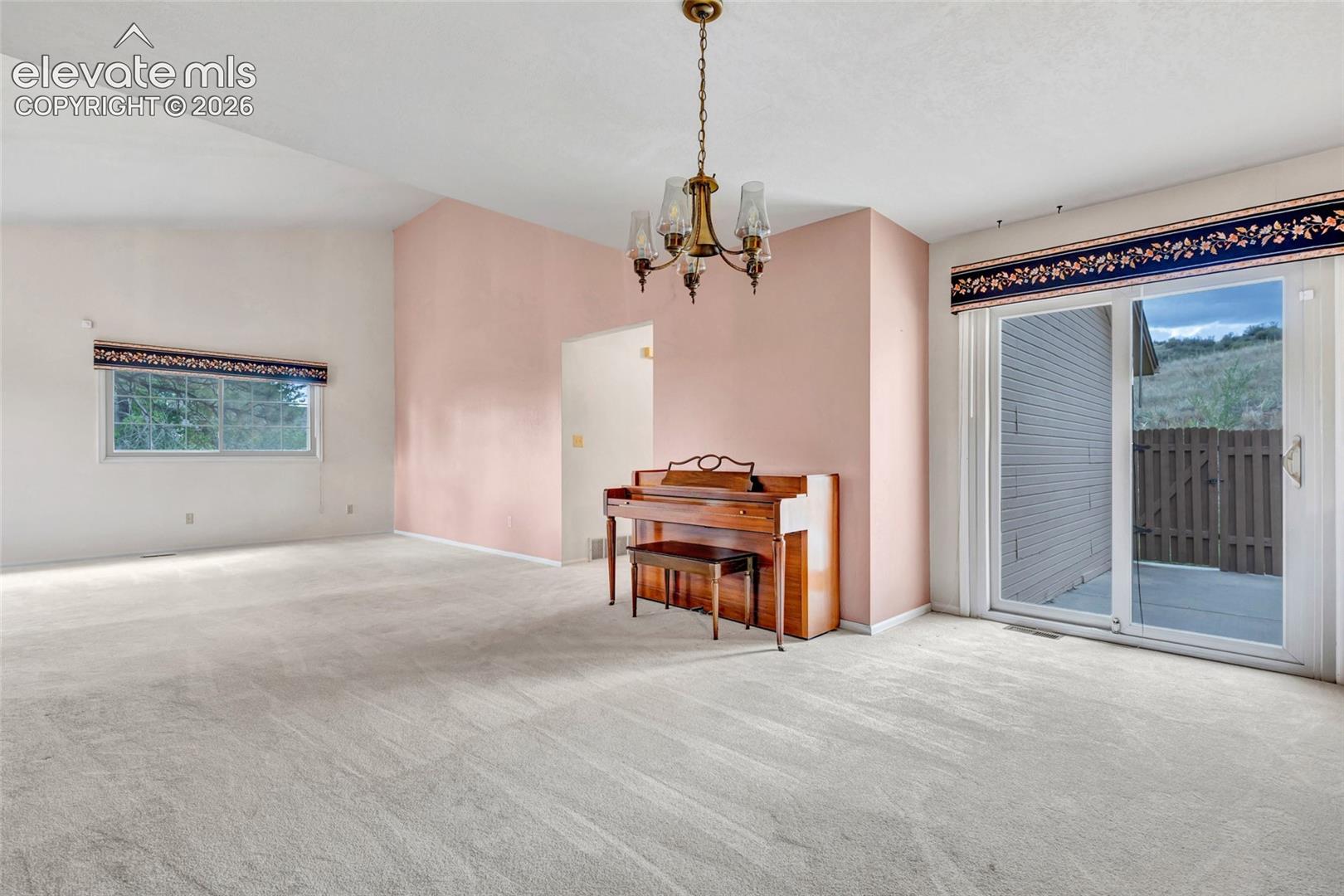Listing photo 5 for 1405 Vondelpark Drive