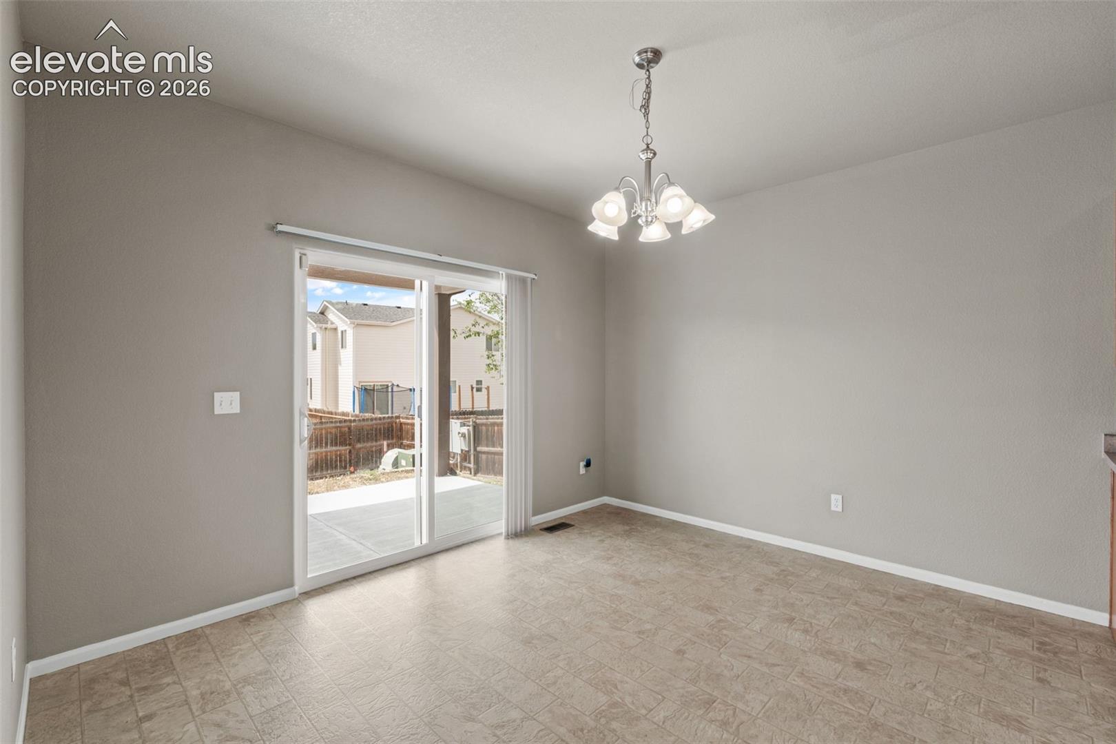 Listing photo 5 for 10832 Darneal Drive