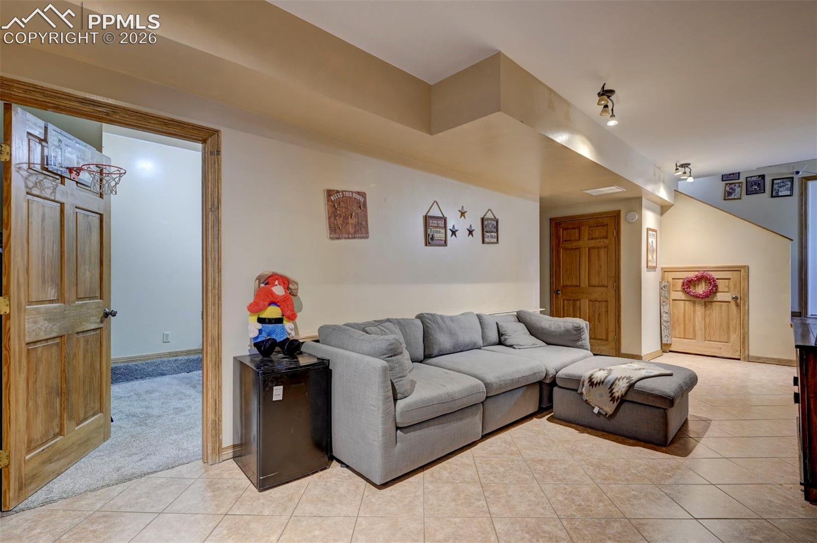 Listing photo 16 for 16814 County Road 1