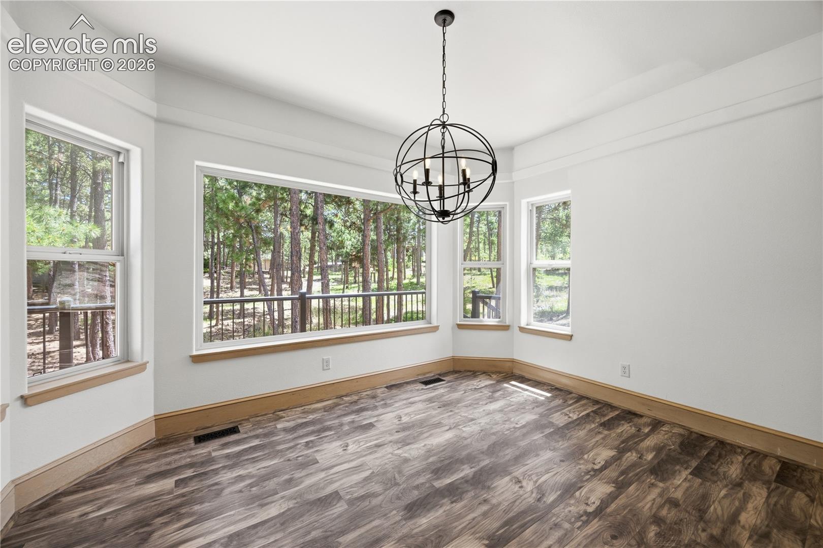 Listing photo 16 for 164 Metcalf Lane