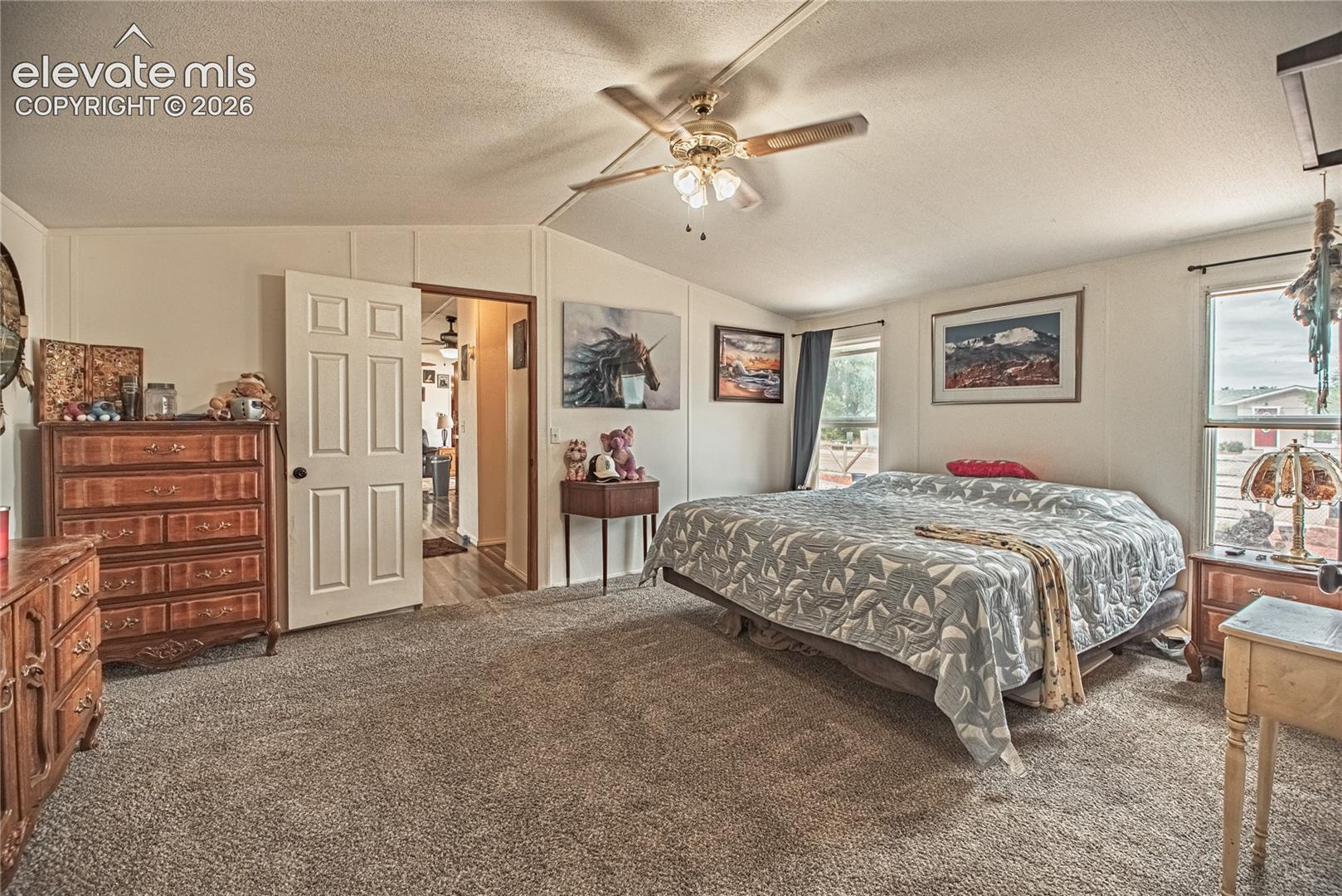 Listing photo 10 for 23735 Fleet Street