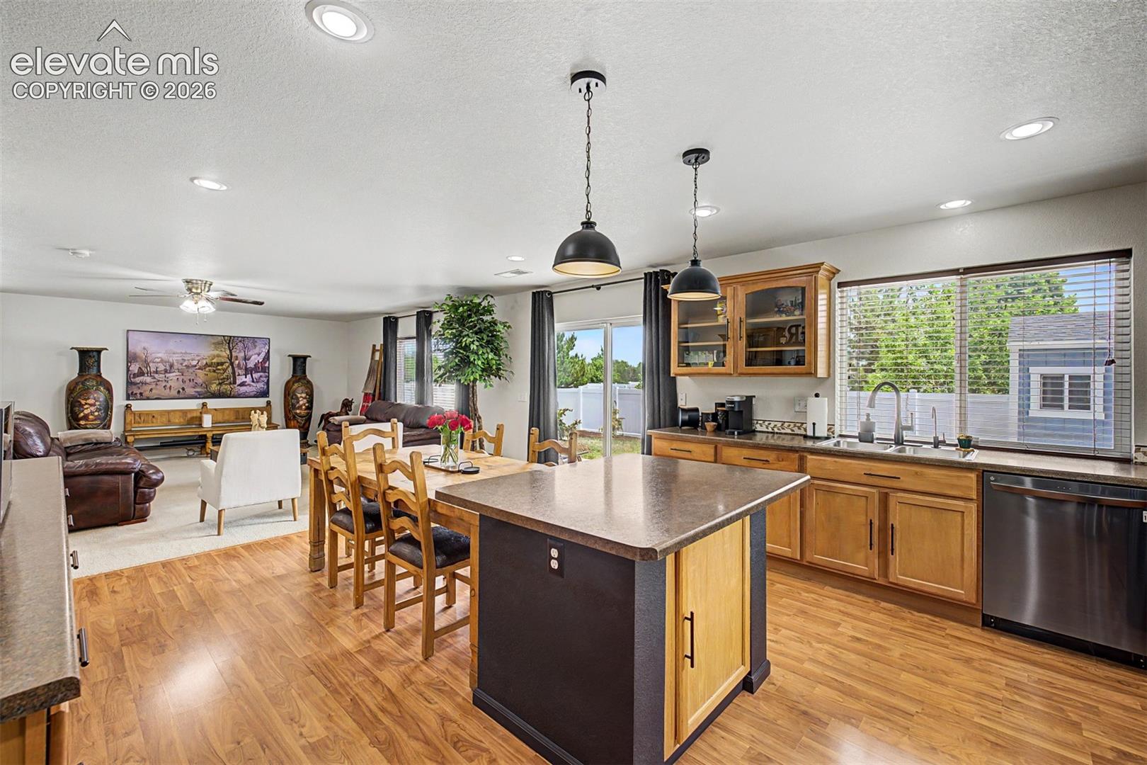 Listing photo 15 for 7716 Candlelight Lane