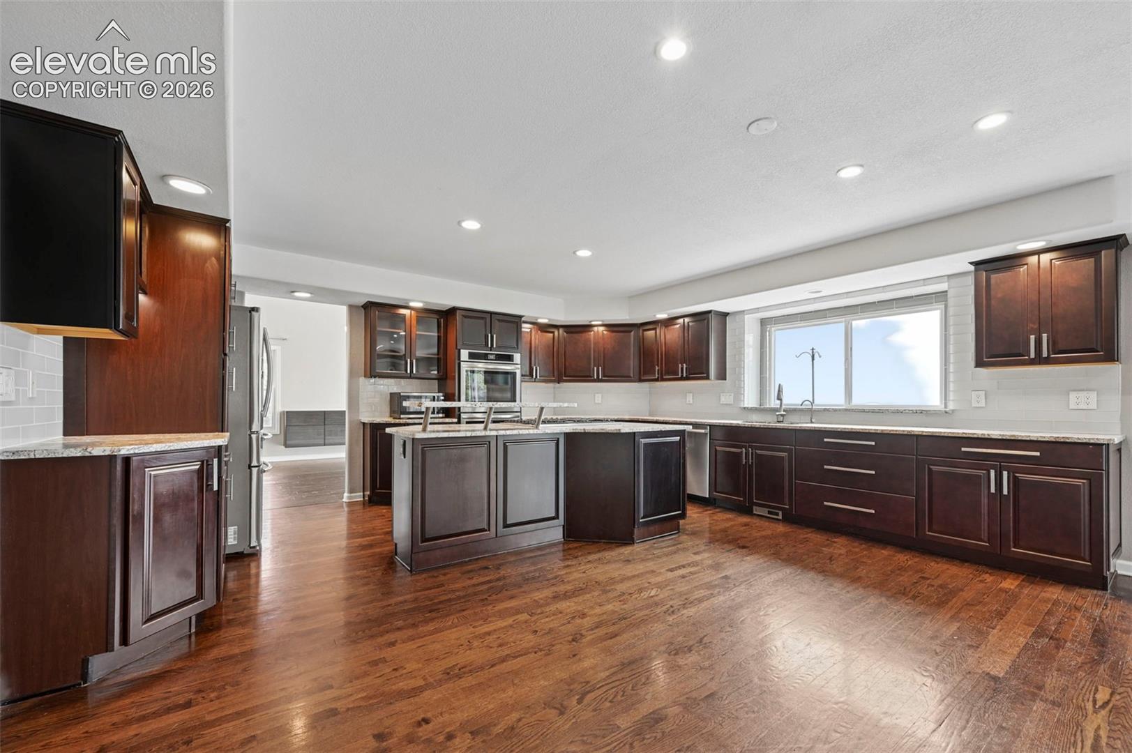 Listing photo 10 for 5365 Broadmoor Bluffs Drive