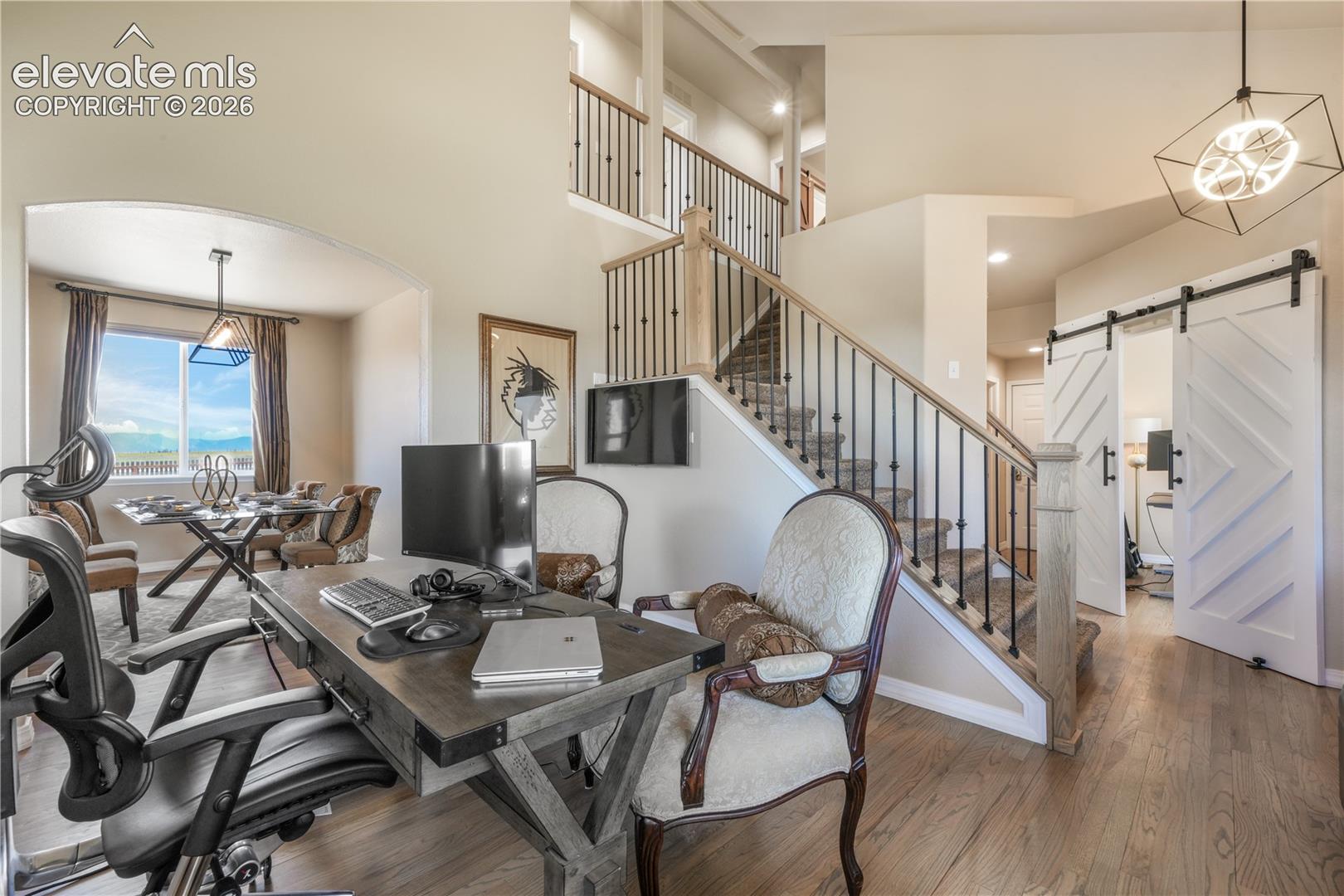 Listing photo 4 for 8524 Towner Avenue