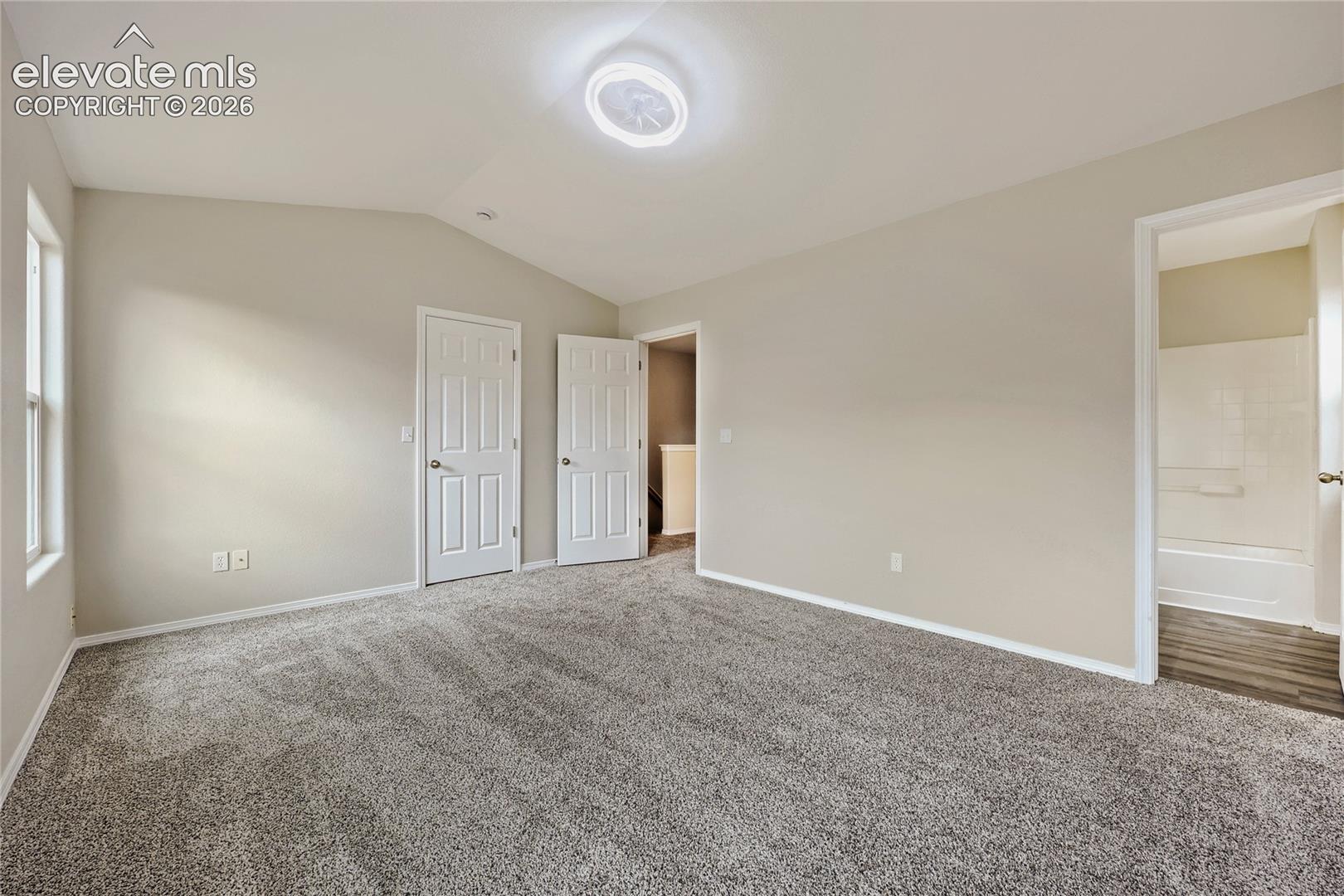 Listing photo 16 for 10505 Wells Point