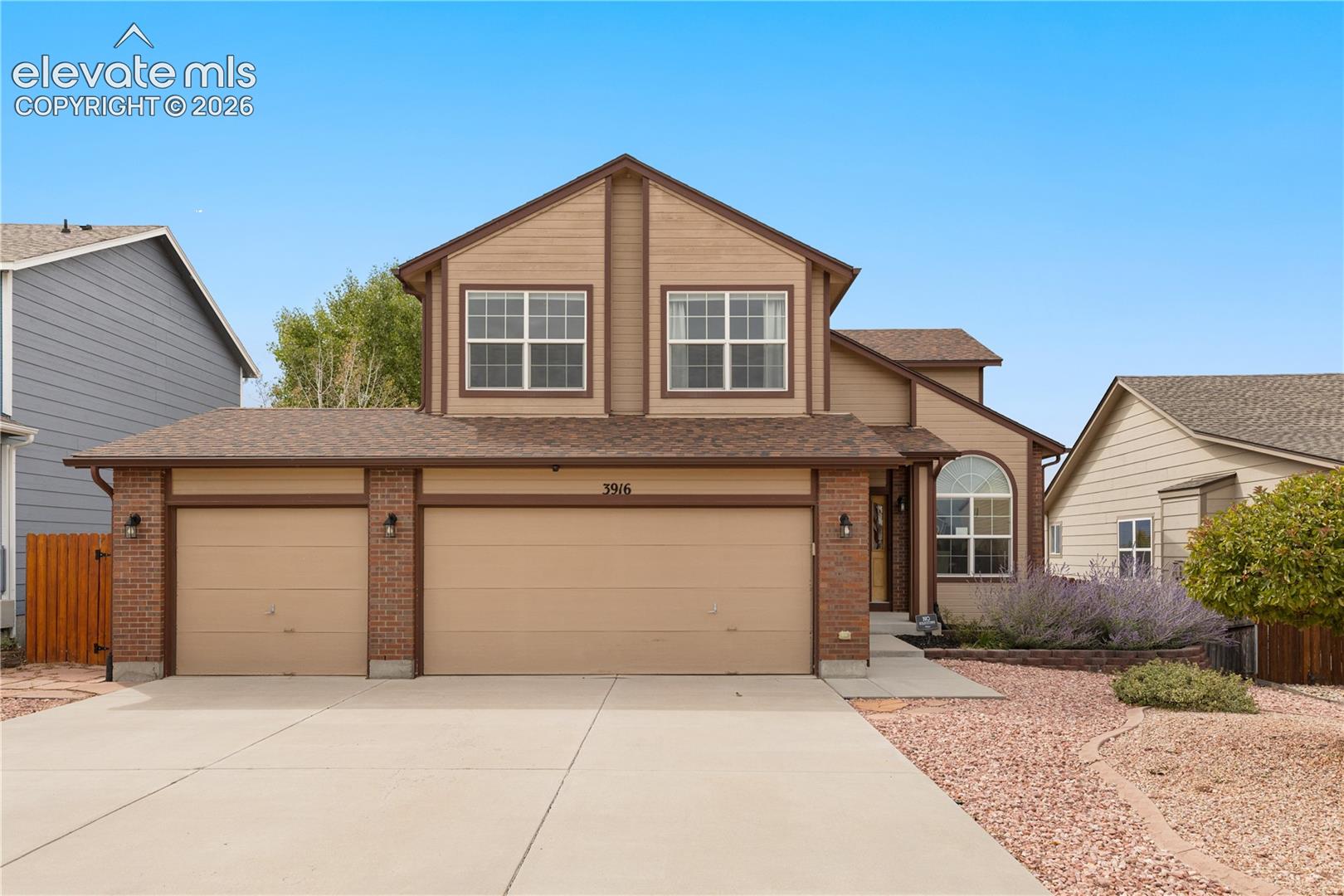 3916 Roan Drive — listing photo