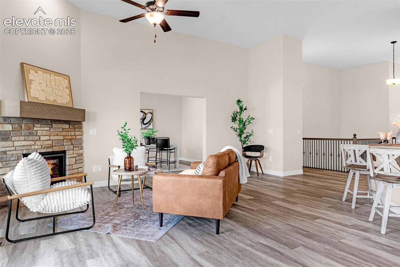 Listing photo 2 for 9813 Fairway Glen Drive