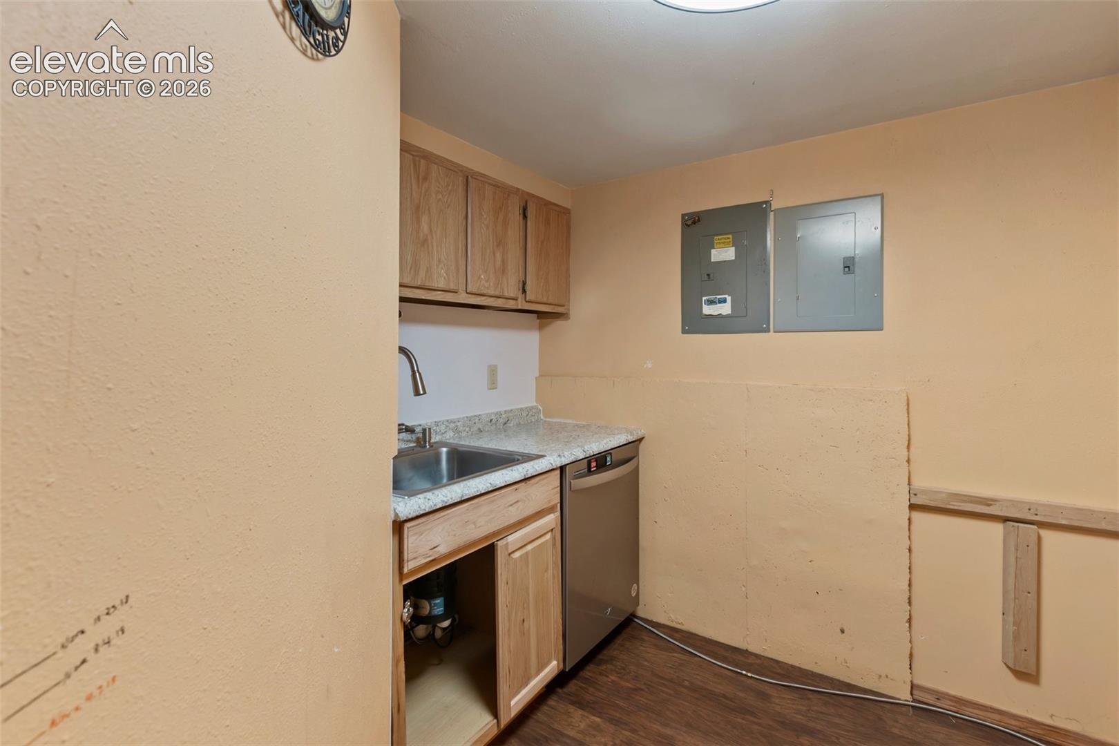 Listing photo 34 for 1231 Telemark Drive