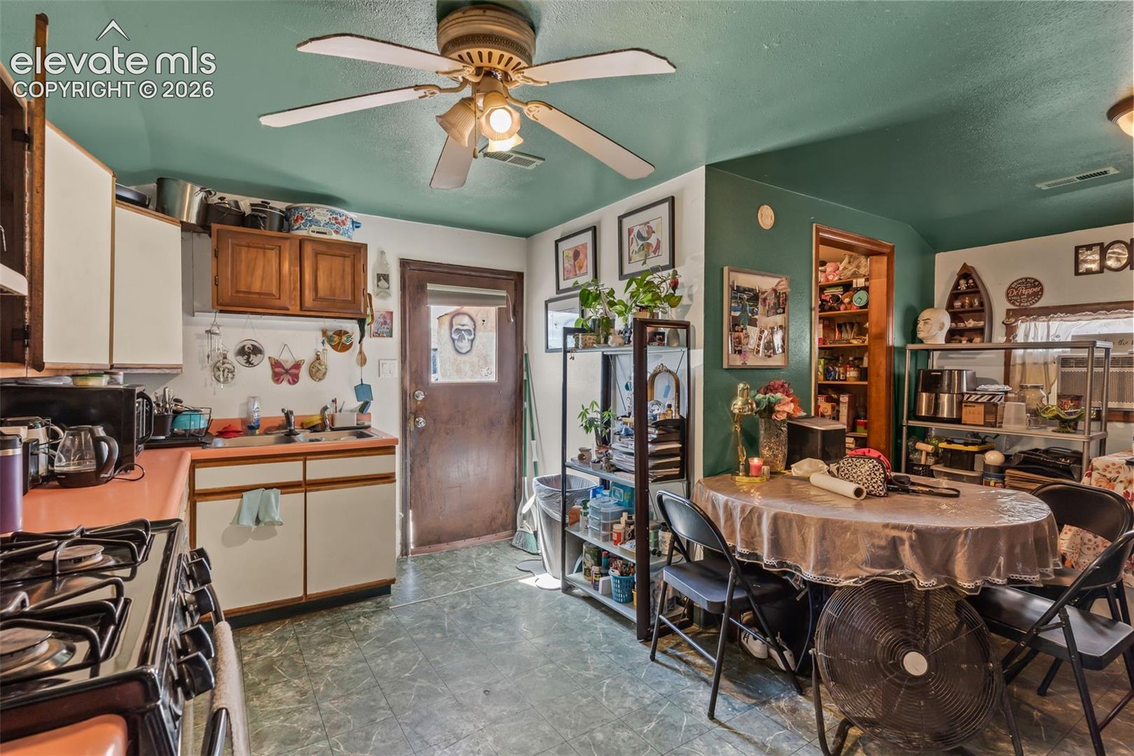 Listing photo 6 for 2120 W 11th Street