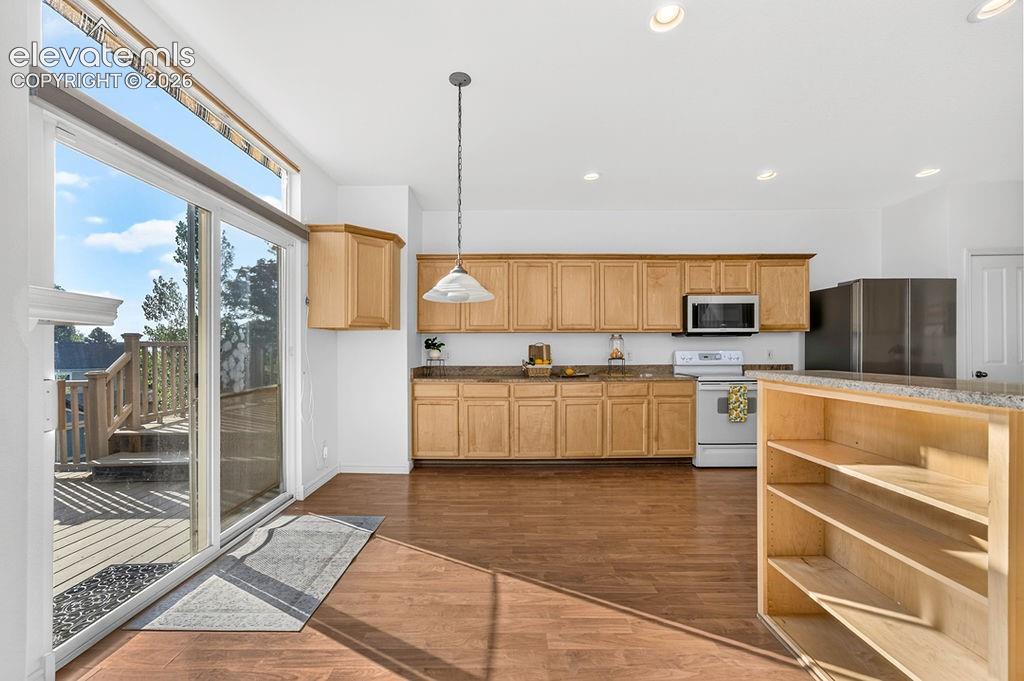 Listing photo 12 for 4465 Charing Drive