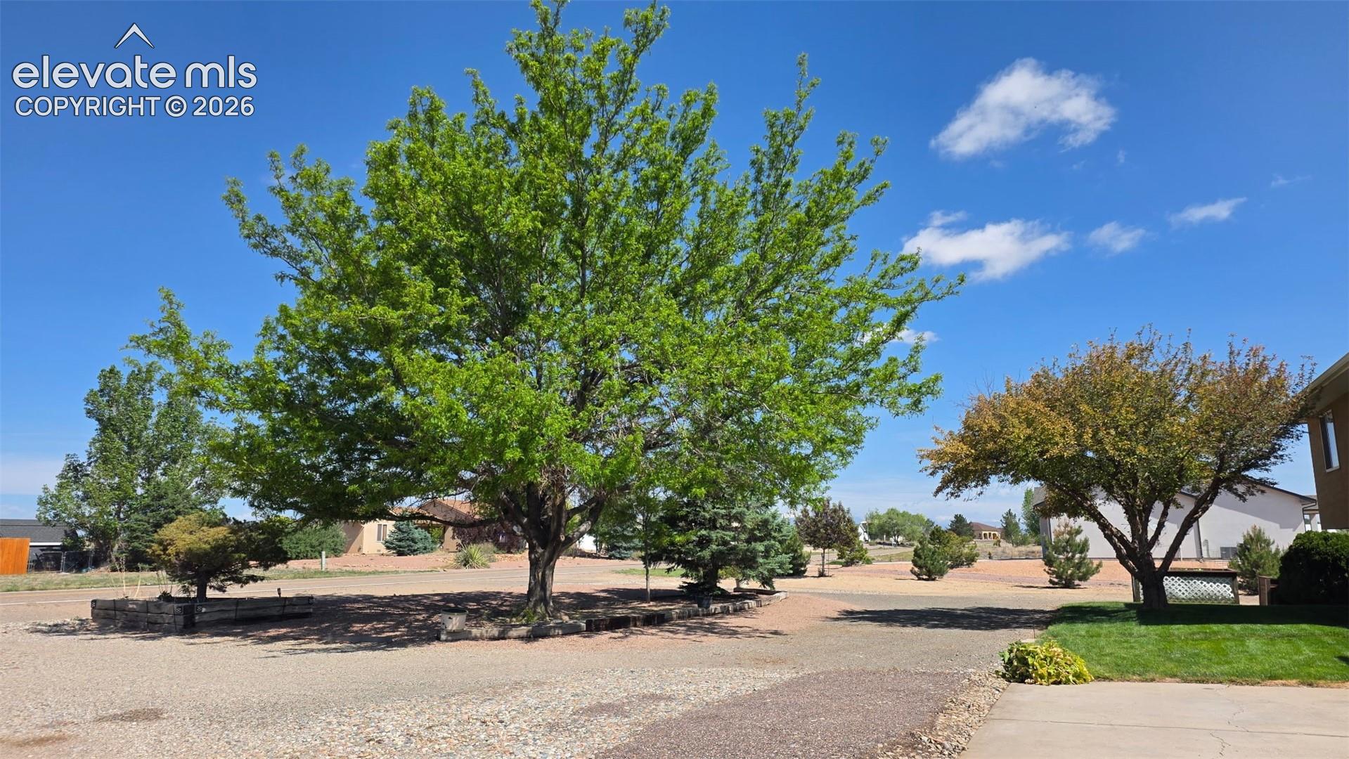 Listing photo 27 for 480 S Tejon Avenue