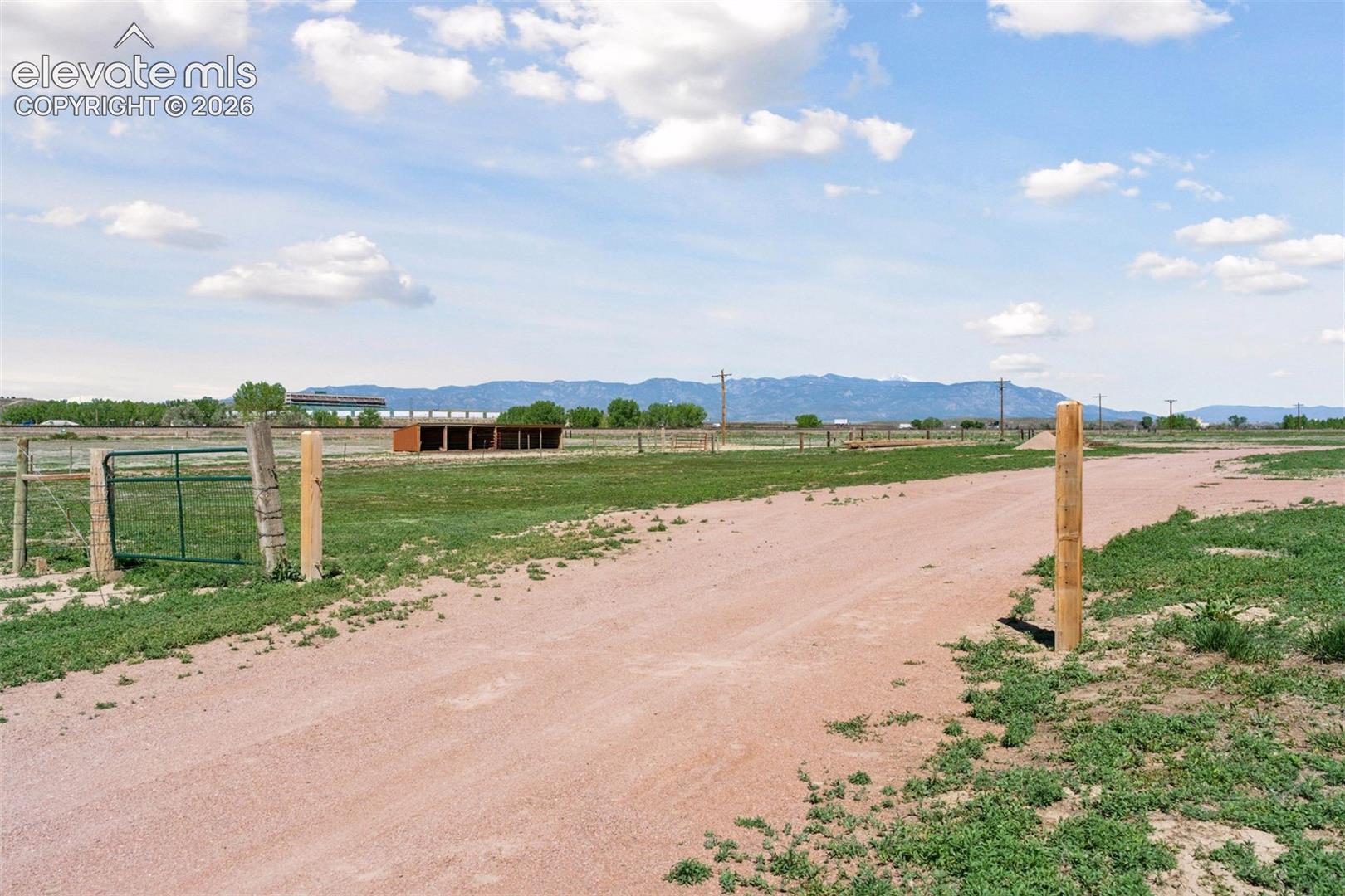 Listing photo 6 for 16990 Old Pueblo Road