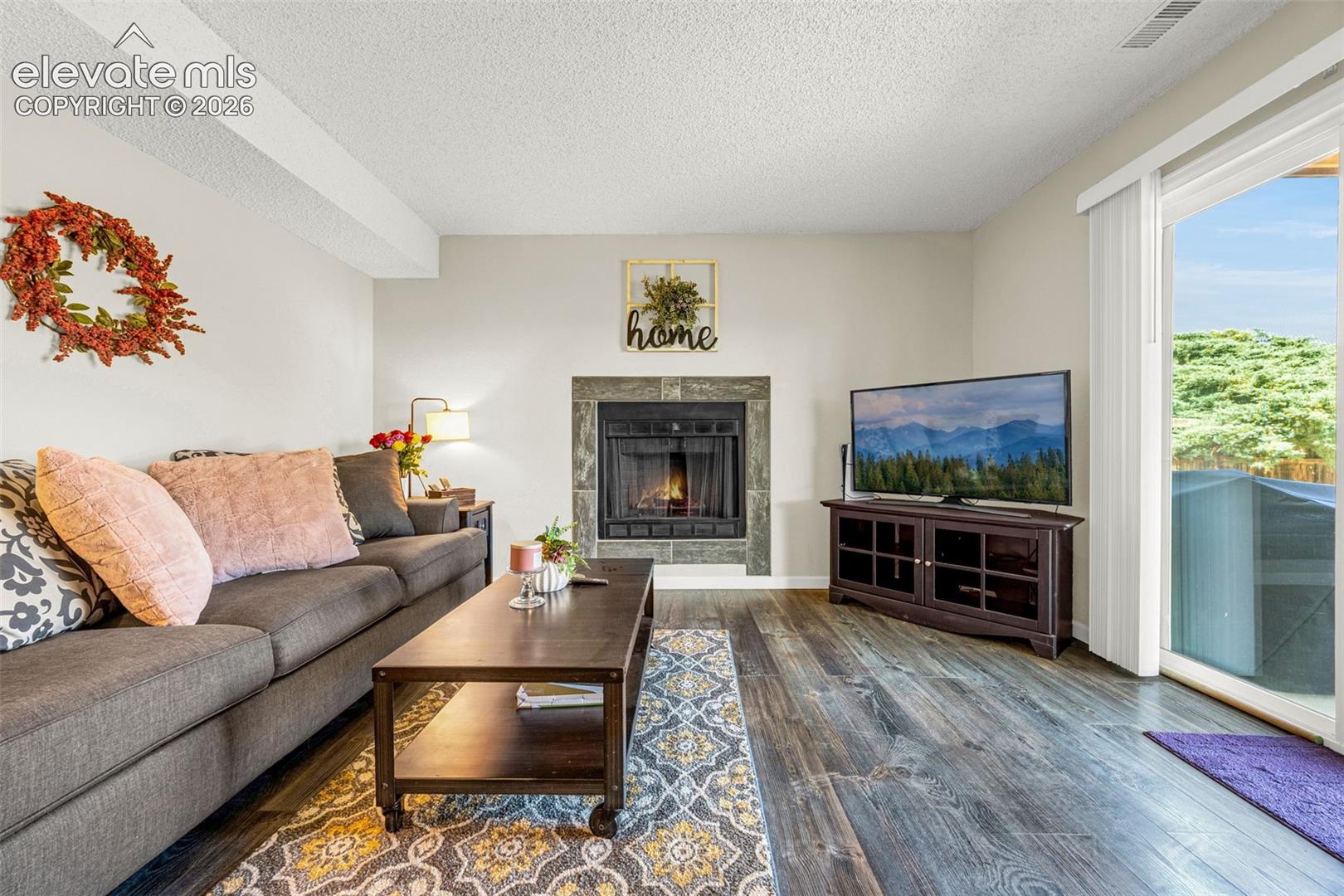 Listing photo 12 for 982 Candlestar Loop