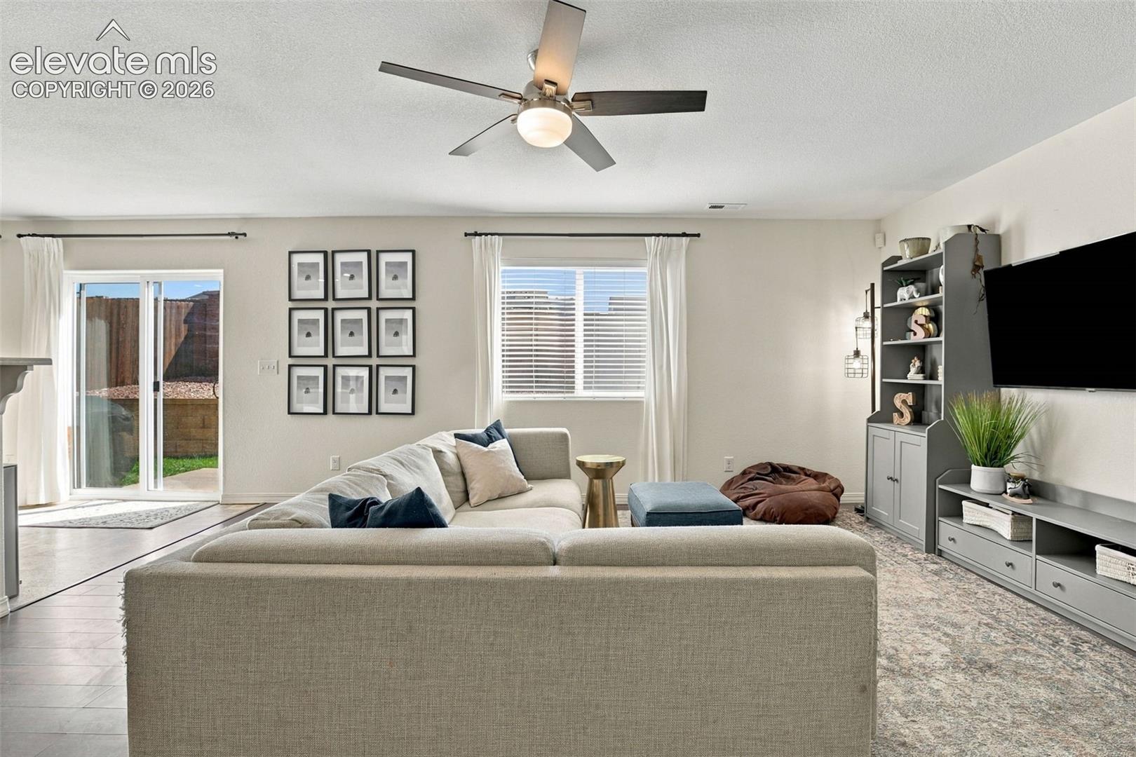 Listing photo 8 for 3659 Reindeer Circle