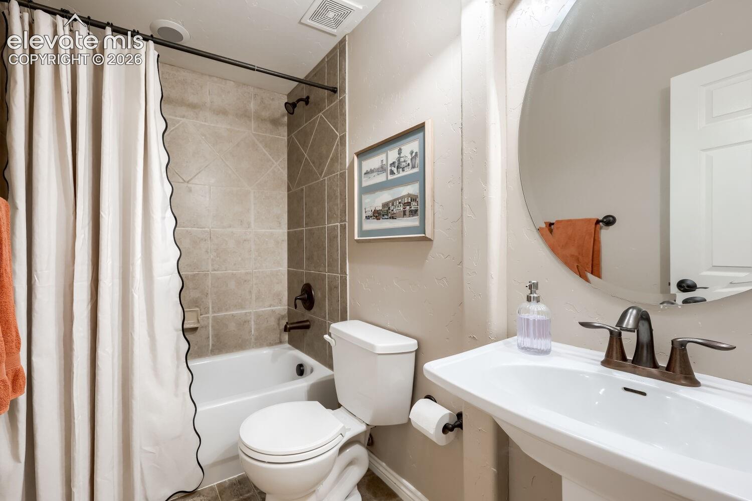 Listing photo 34 for 1586 Lily Lake Drive