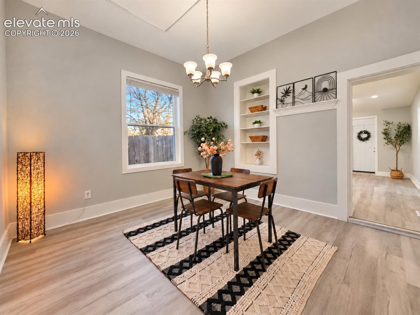 Listing photo 7 for 316 E 2nd Street