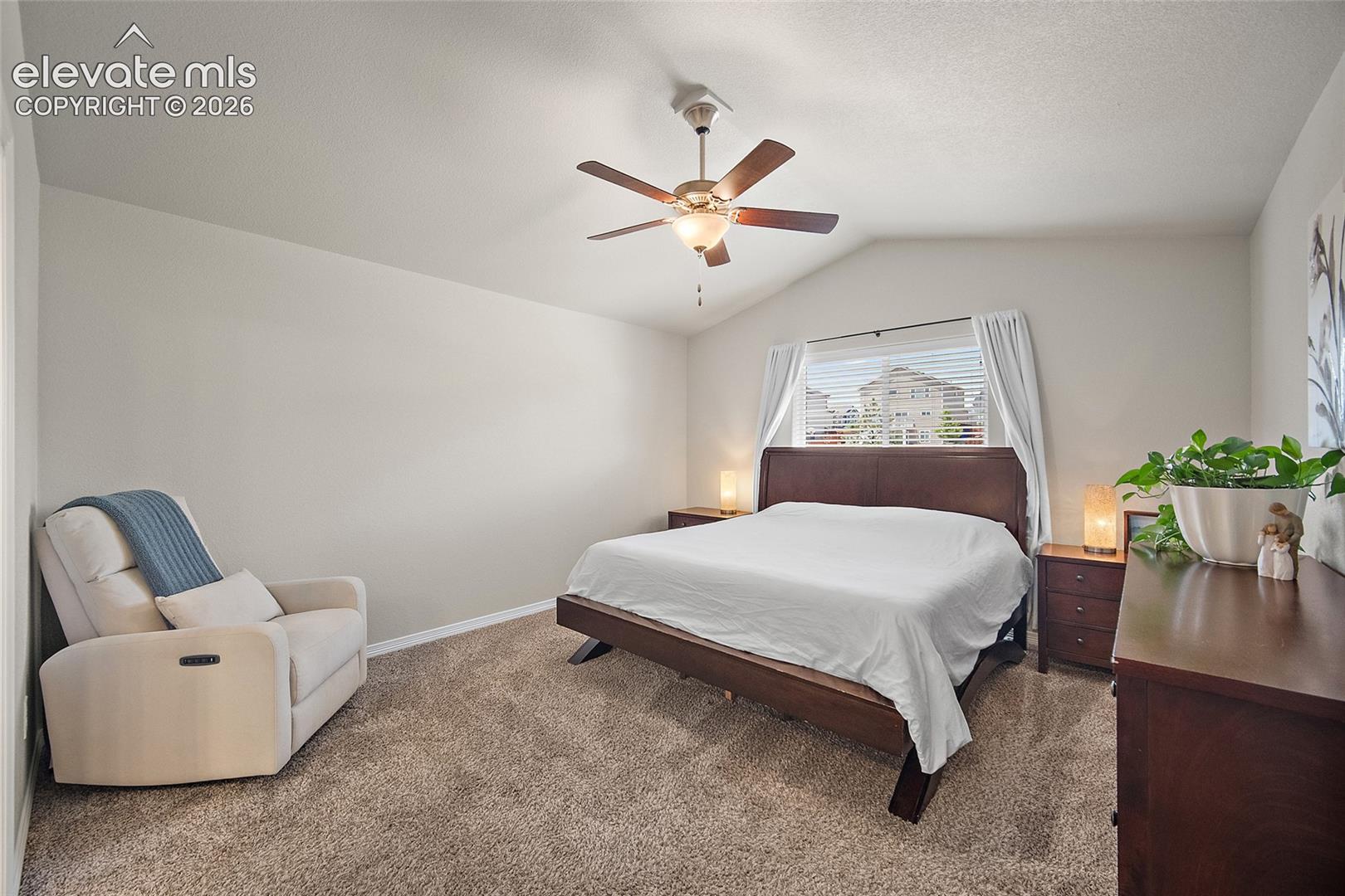 Listing photo 6 for 12832 Scenic Walk Drive