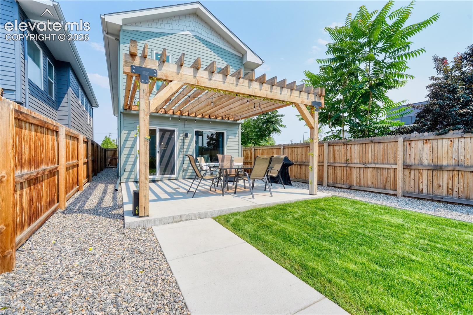 Listing photo 32 for 829 Kalamath Street