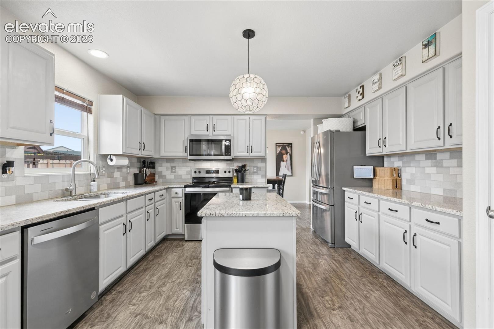 Listing photo 9 for 6914 Sierra Meadows Drive