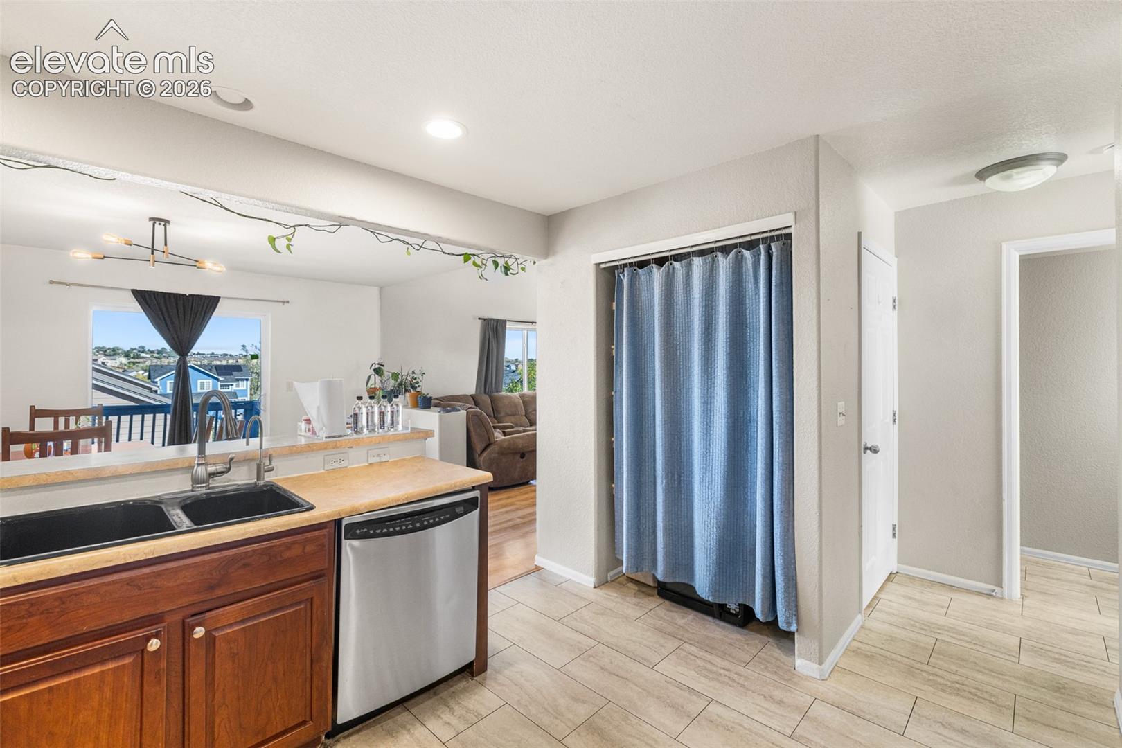 Listing photo 11 for 7478 Bentwater Drive