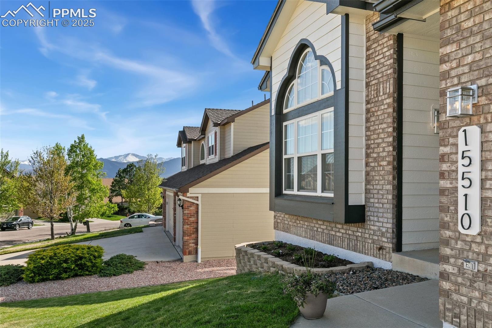 Listing photo 3 for 15510 Jessie Drive