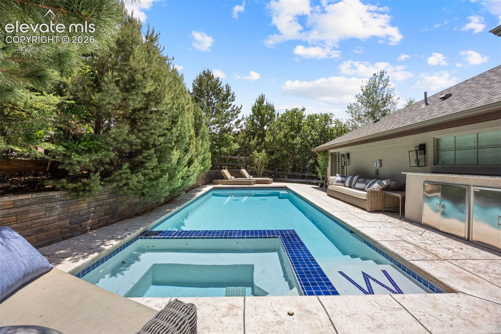 Listing photo 42 for 2151 Saddleback Drive