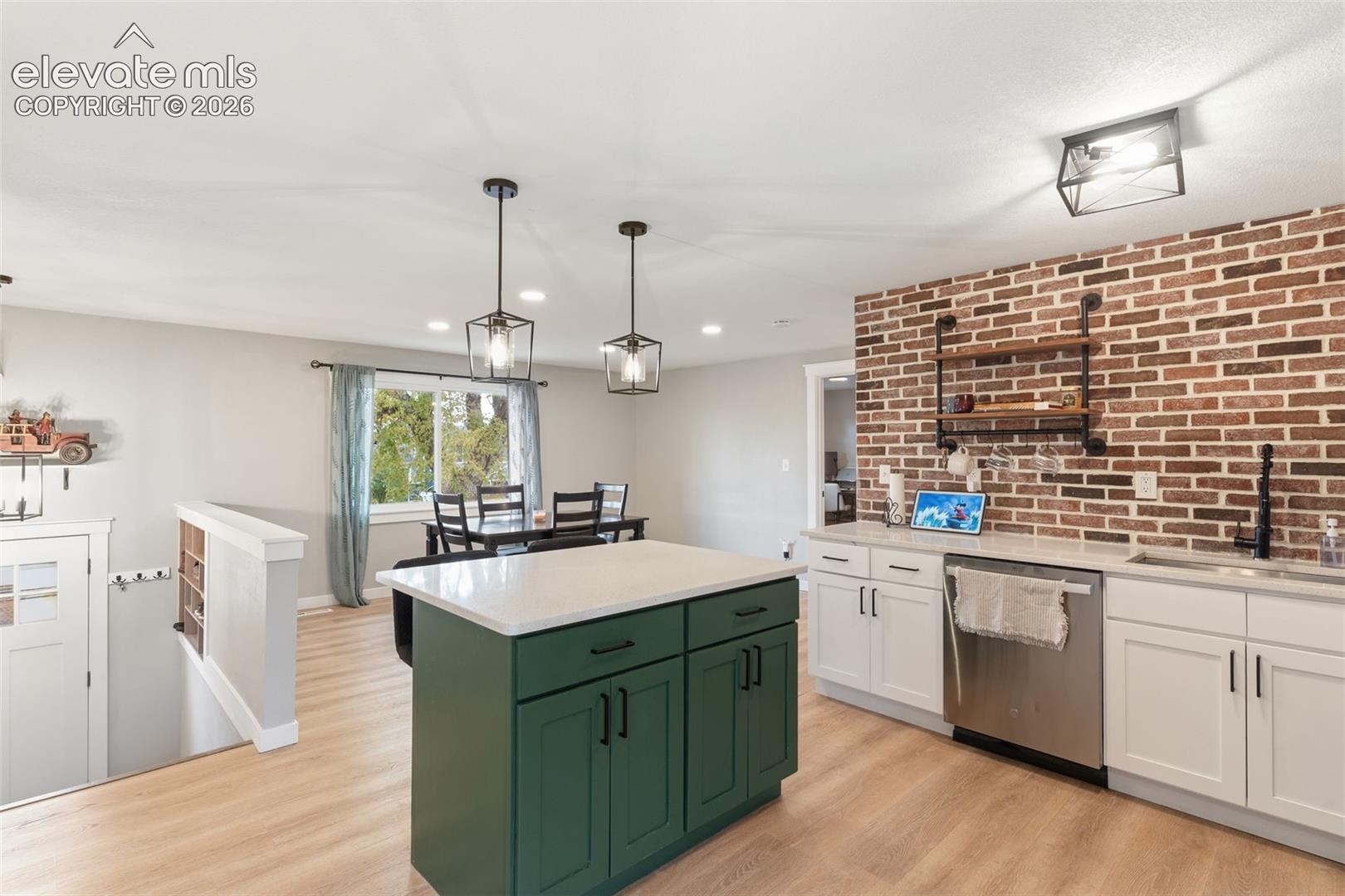 Listing photo 6 for 1596 Prado Drive