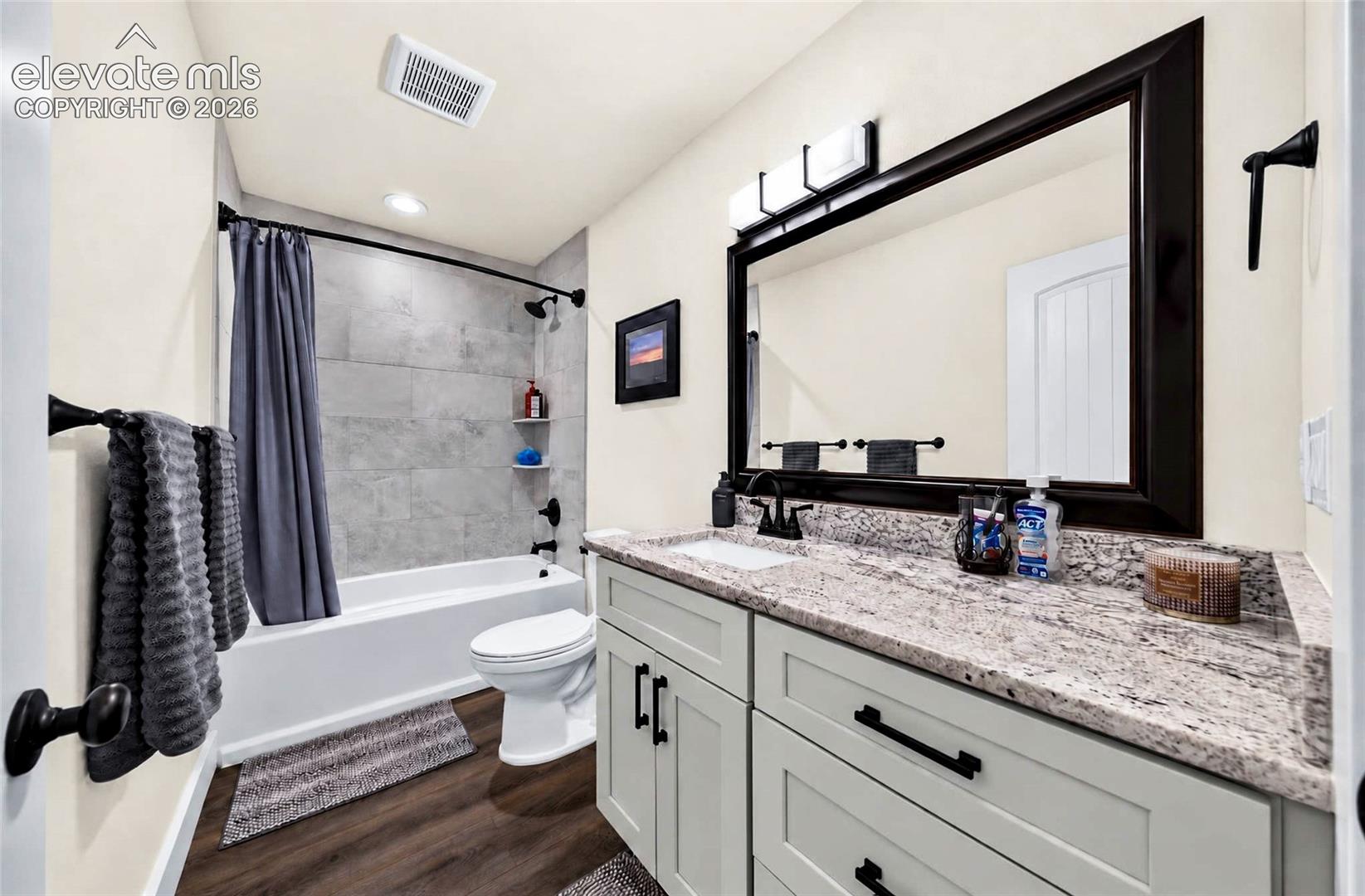 Listing photo 30 for 258 Turnabout Lane