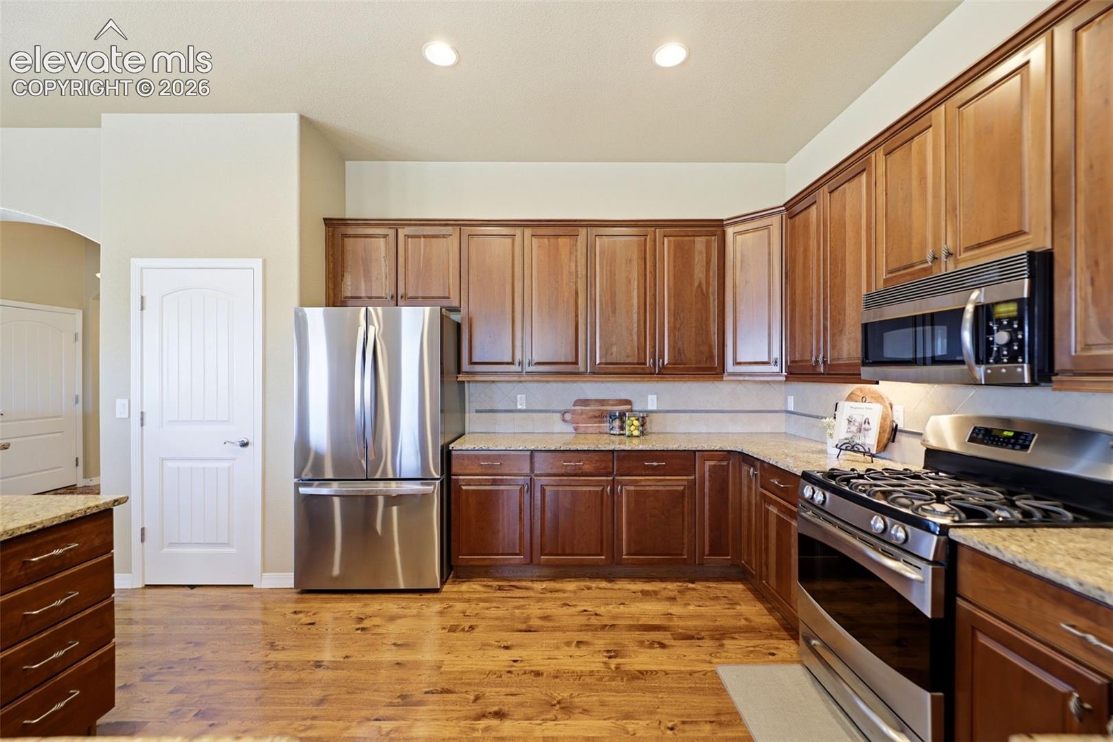 Listing photo 11 for 2415 Veneto Way