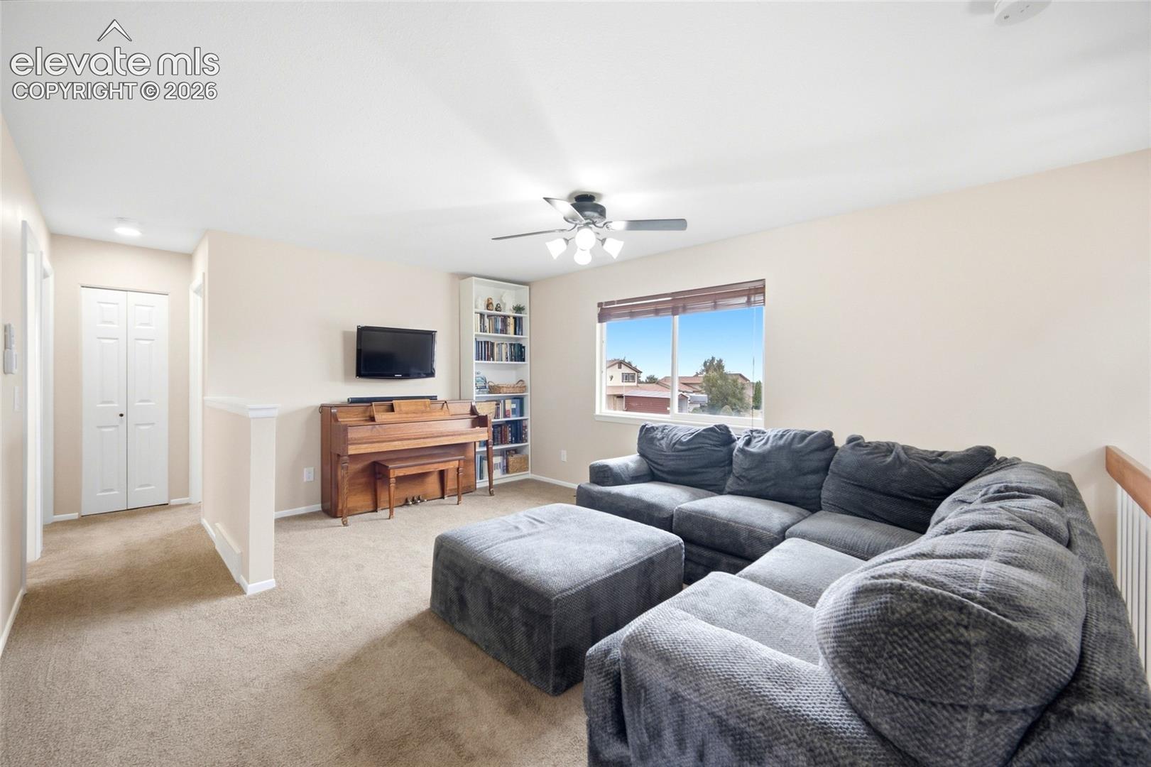 Listing photo 4 for 6735 Blue River Way