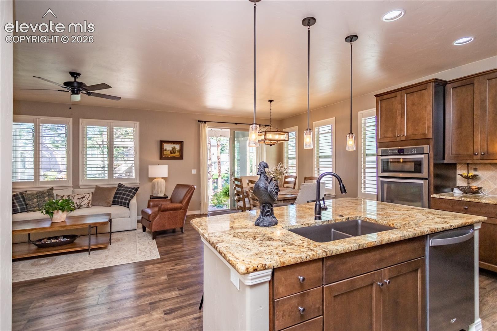 Listing photo 10 for 16352 Woodward Terrace