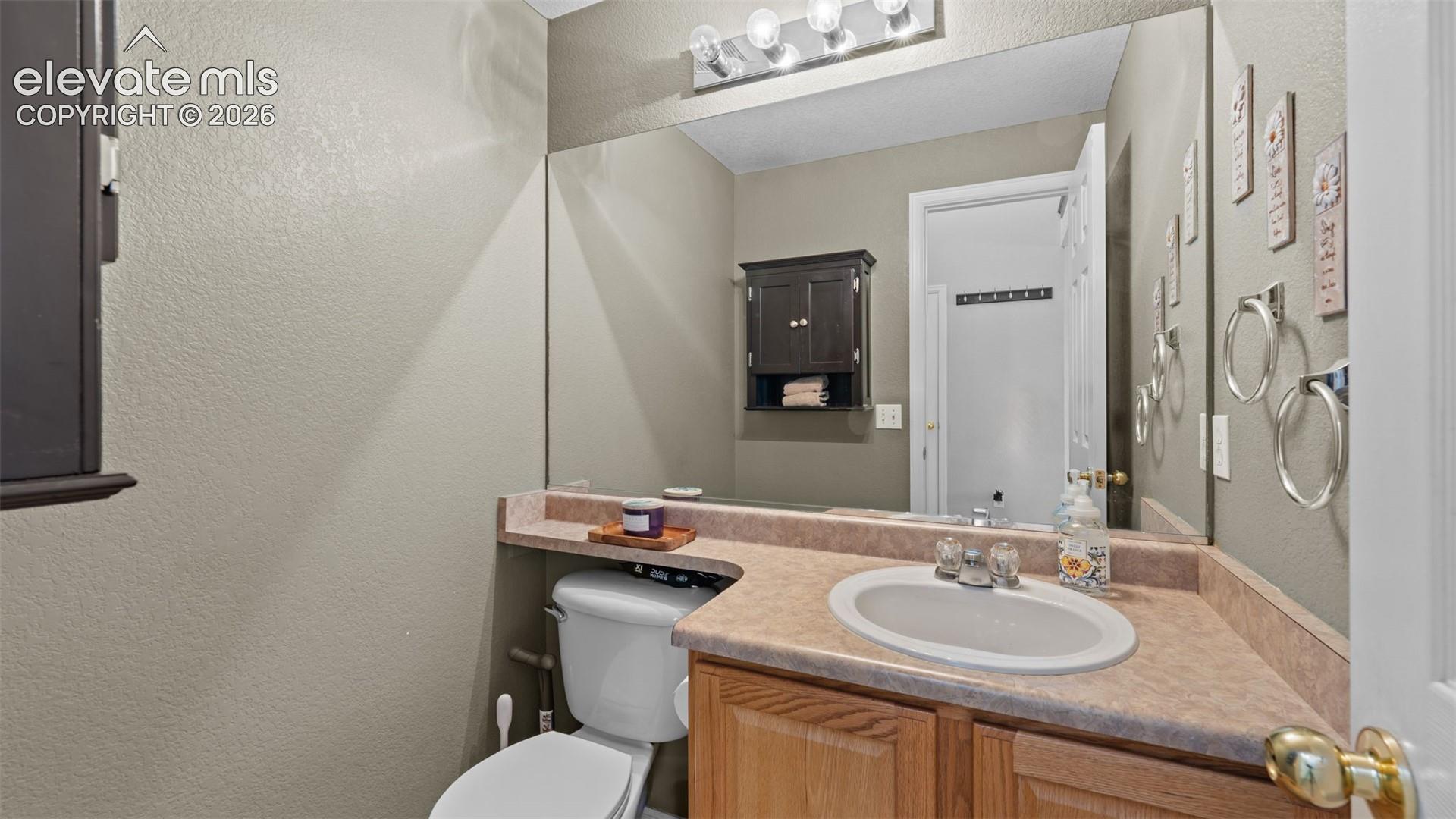 Listing photo 13 for 6544 Cabana Circle