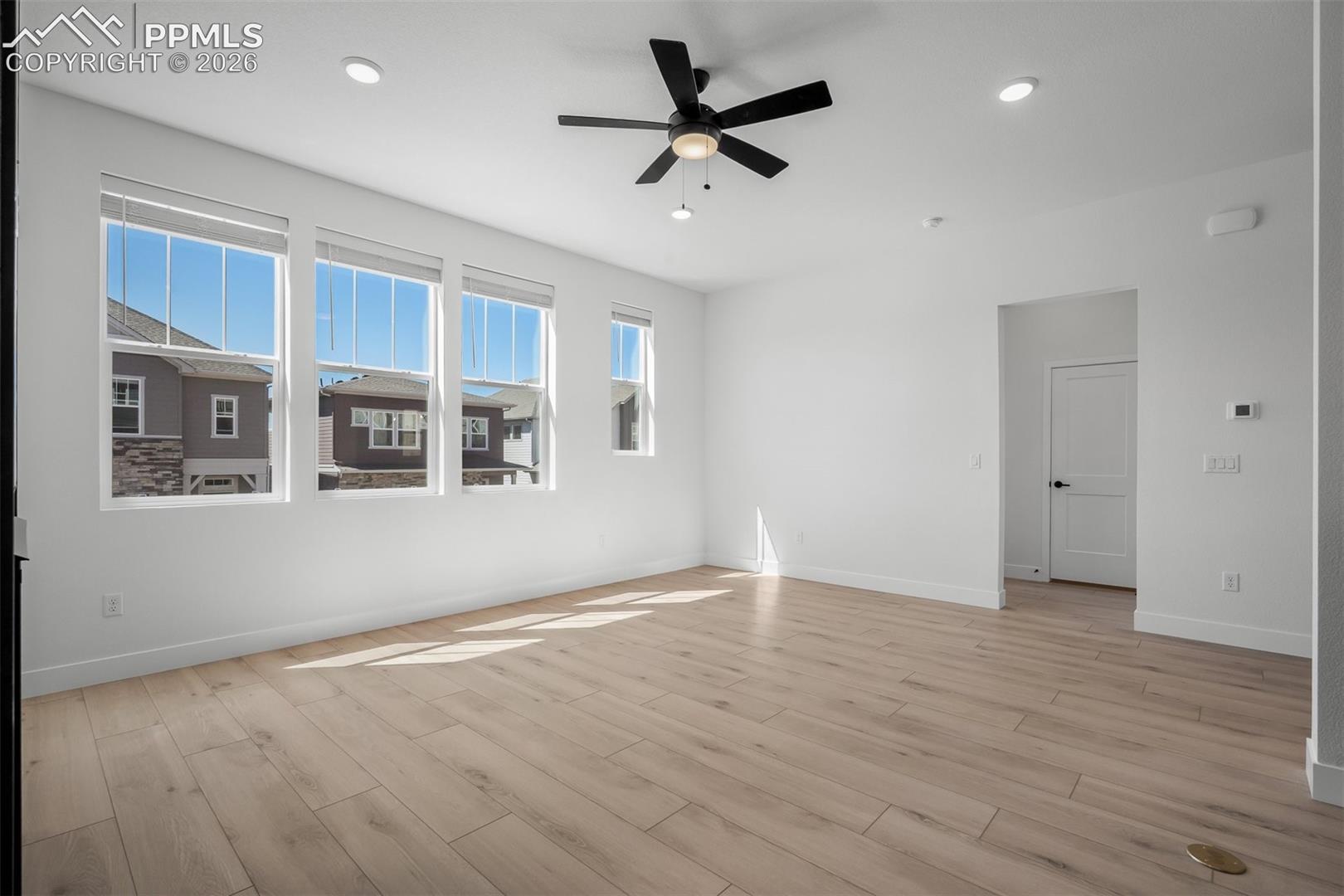 Listing photo 9 for 4684 Peak Crest View