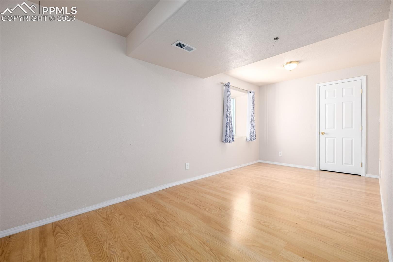 Listing photo 22 for 830 Winebrook Way