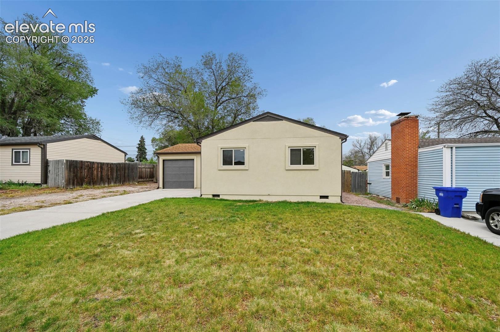 309 Redwood Drive, photo 2