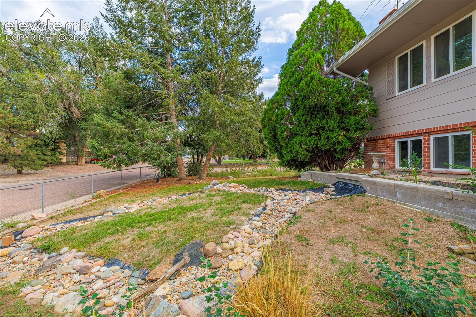Listing photo 4 for 216 De La Vista Street