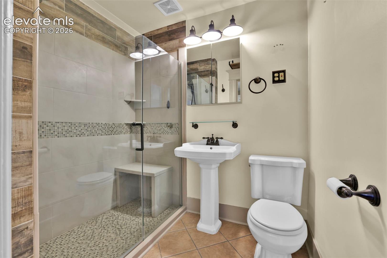 Listing photo 25 for 1302 E Platte Avenue