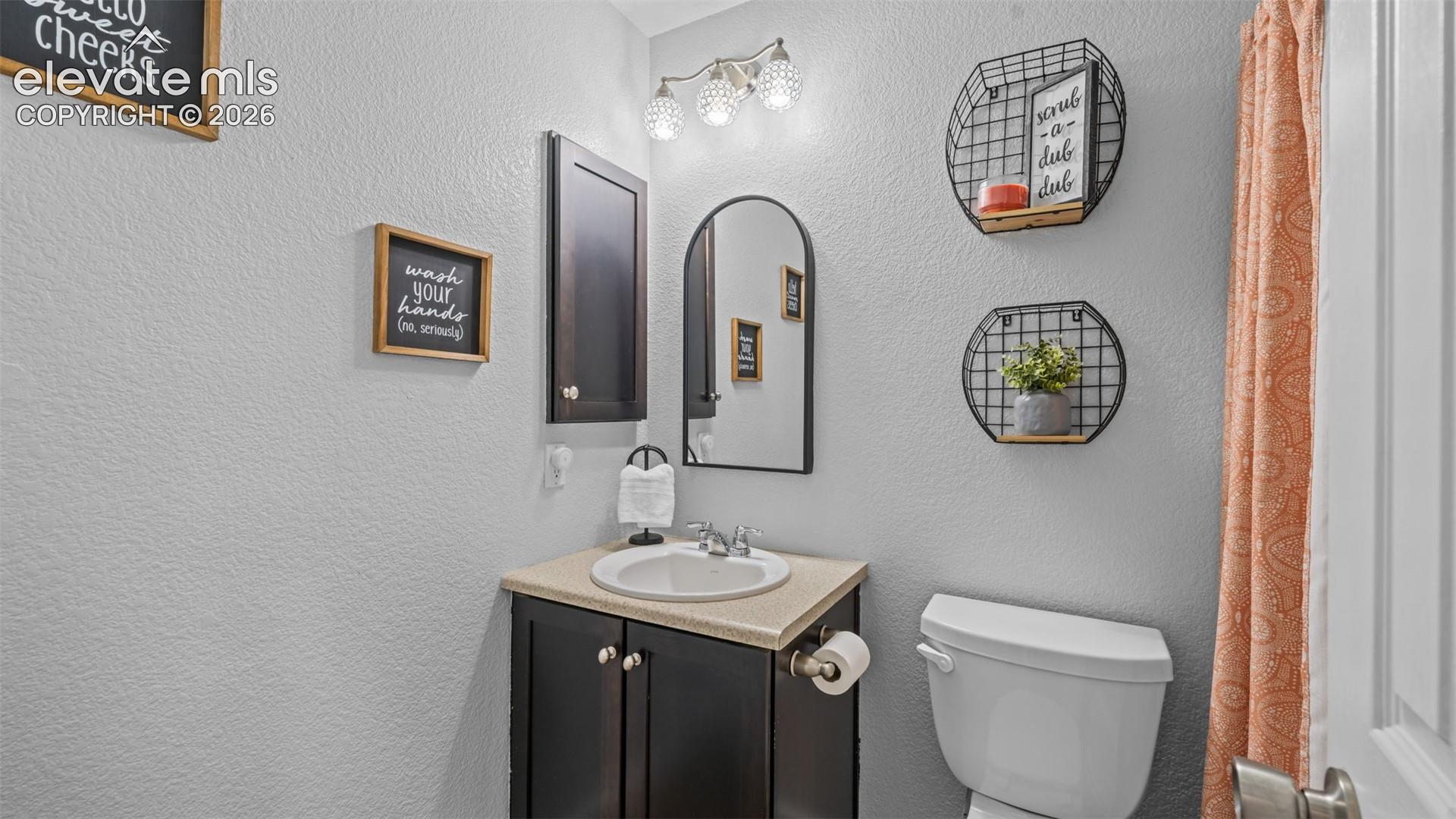Listing photo 22 for 8068 Hollygrape Lane