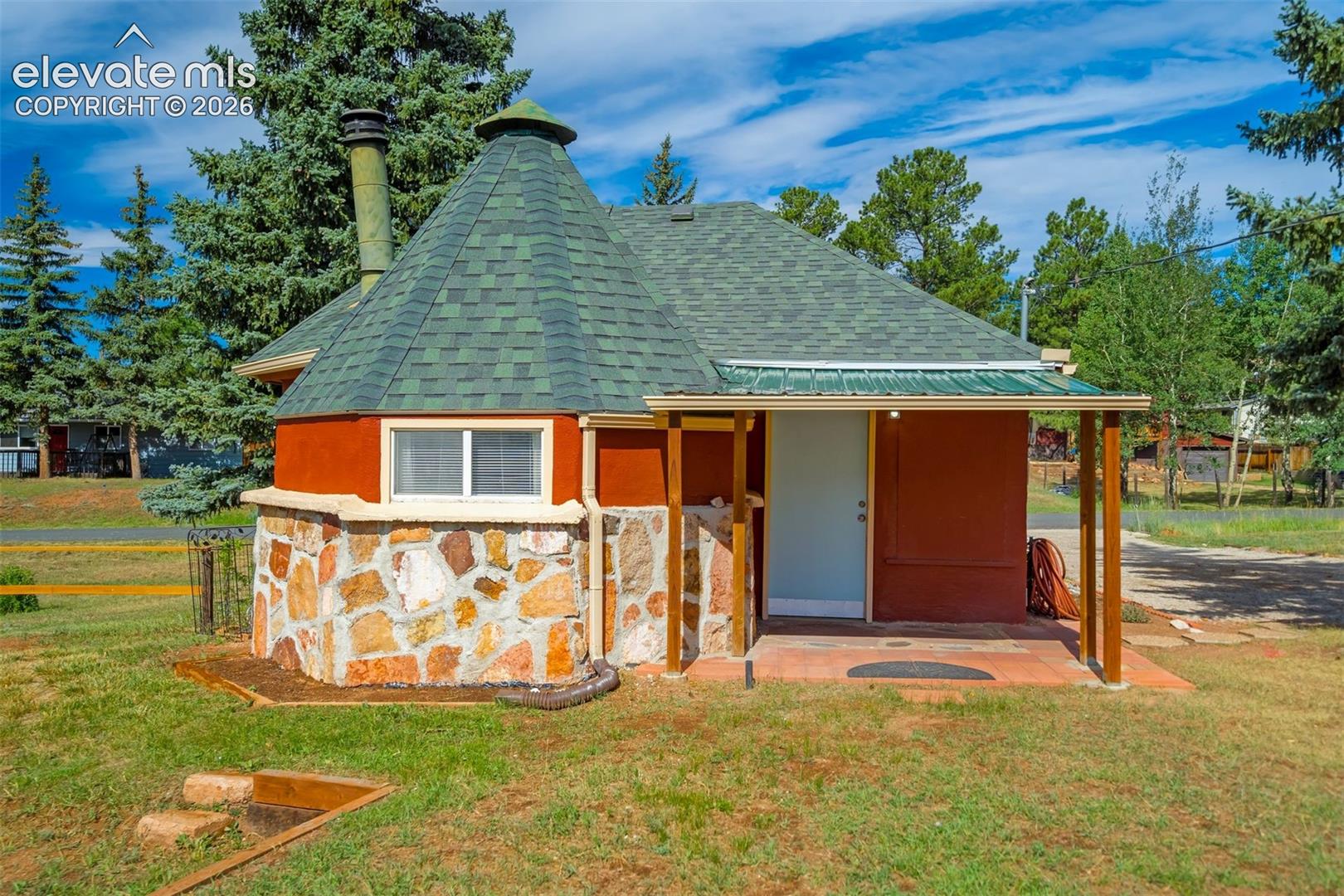 Listing photo 28 for 405 N Baldwin Street