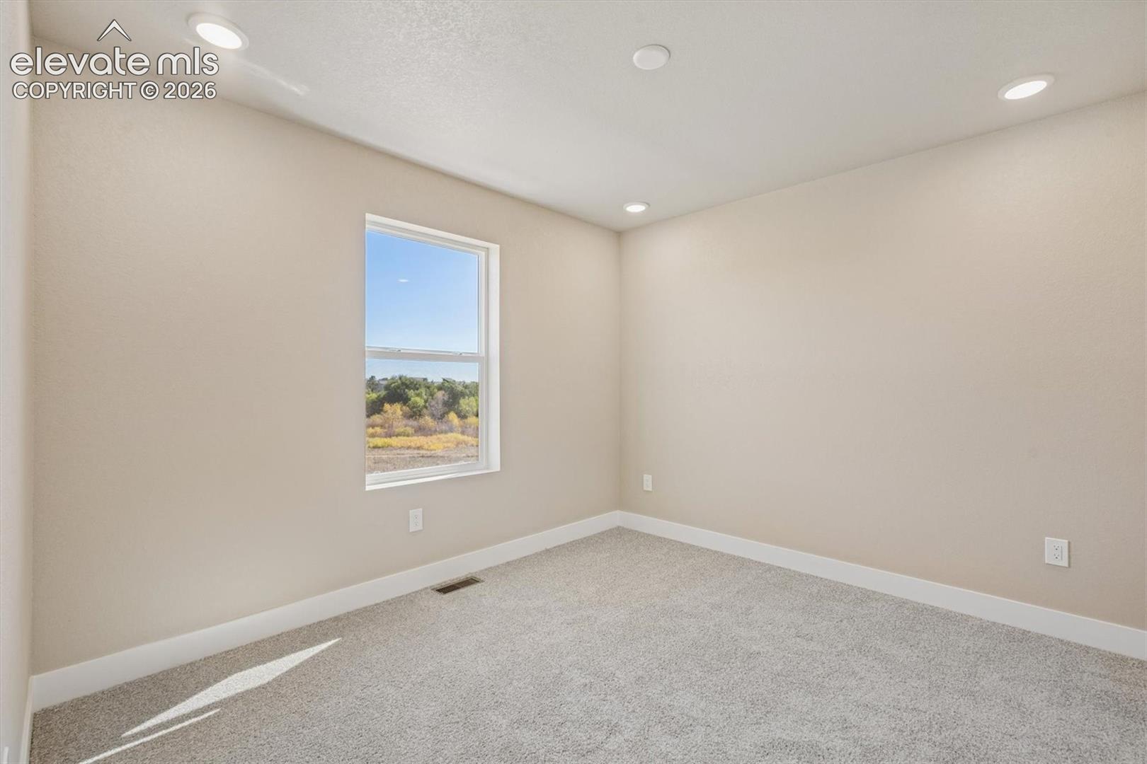 Listing photo 21 for 7907 Grey Bark Way