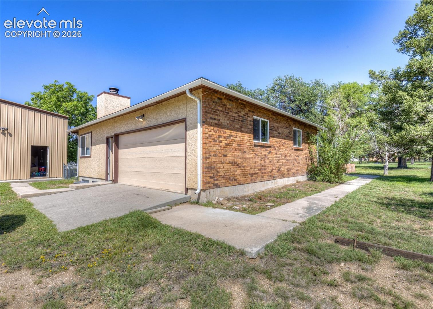 Listing photo 3 for 1540 N Ellicott Highway