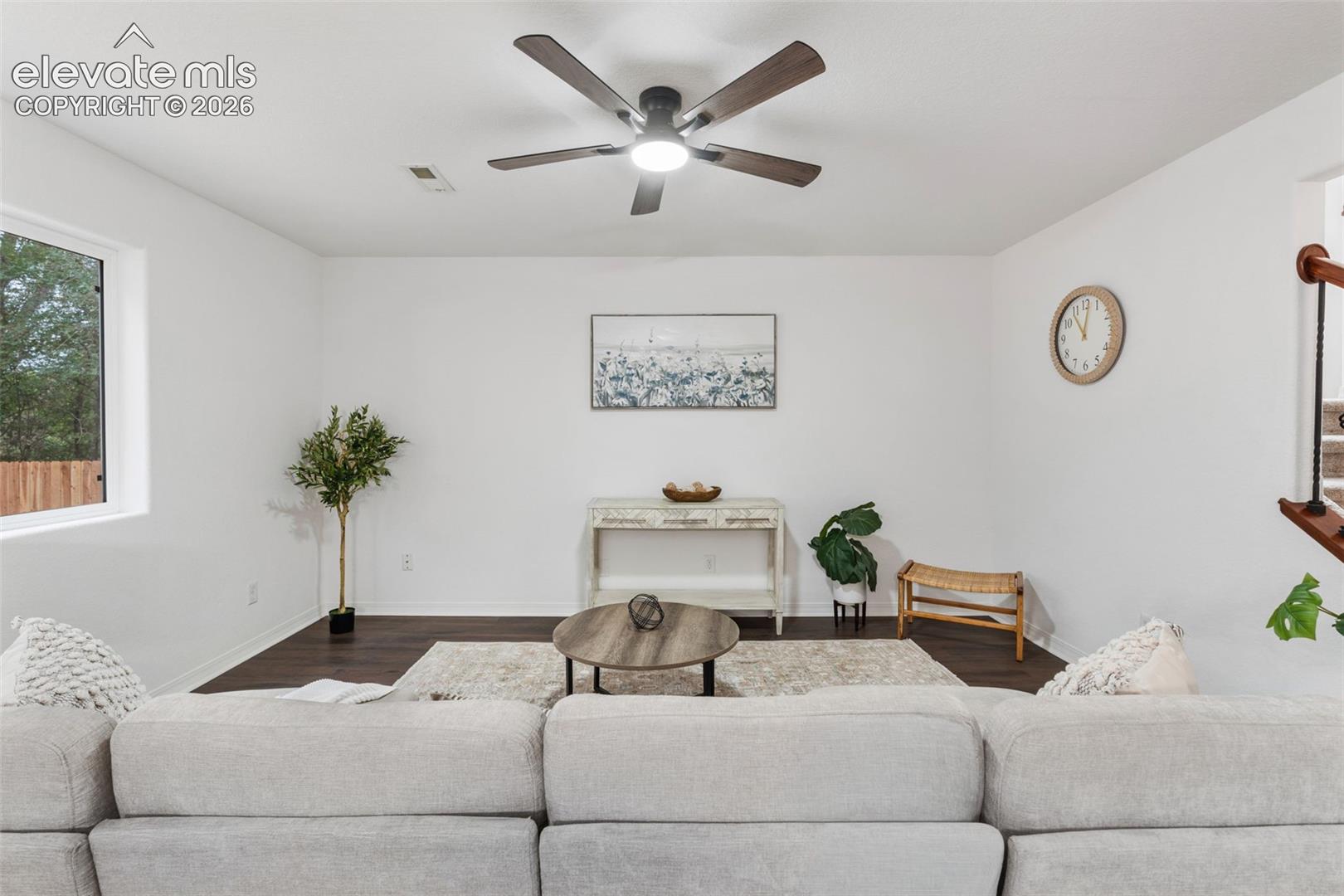 Listing photo 14 for 421 Autumn Place