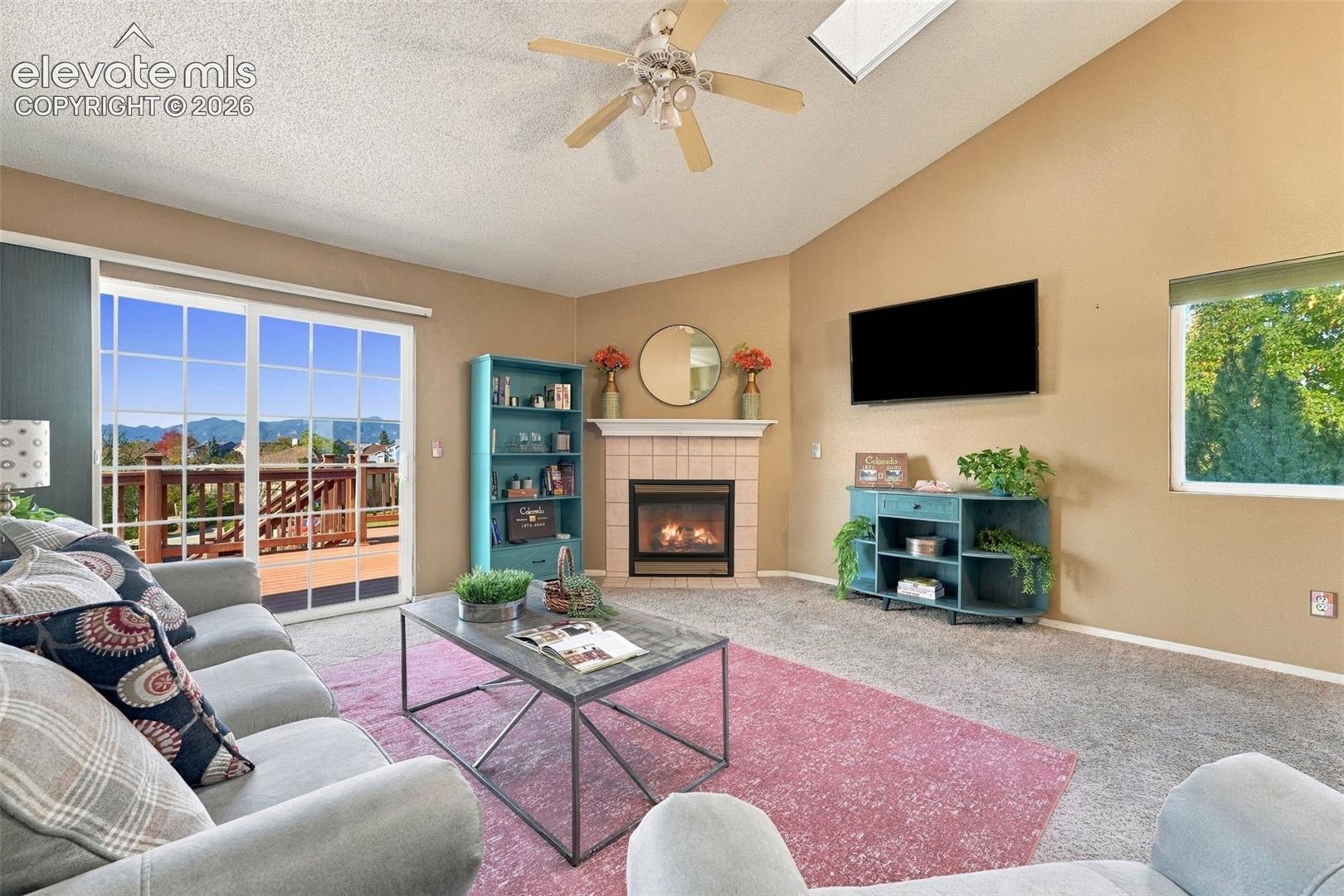 Listing photo 2 for 8140 Radcliff Drive