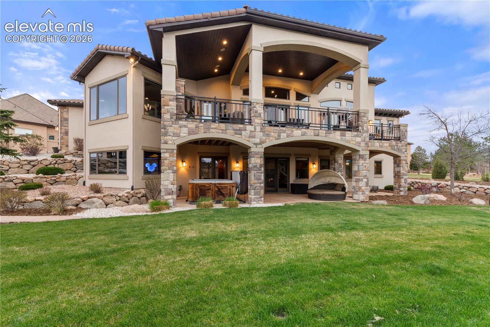 Listing photo 6 for 2217 Rainbows End Point