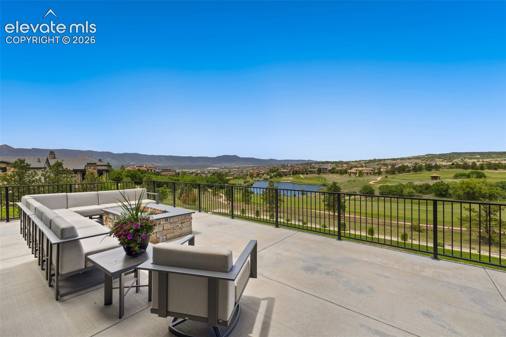 Listing photo 44 for 1484 Vine Cliff Heights